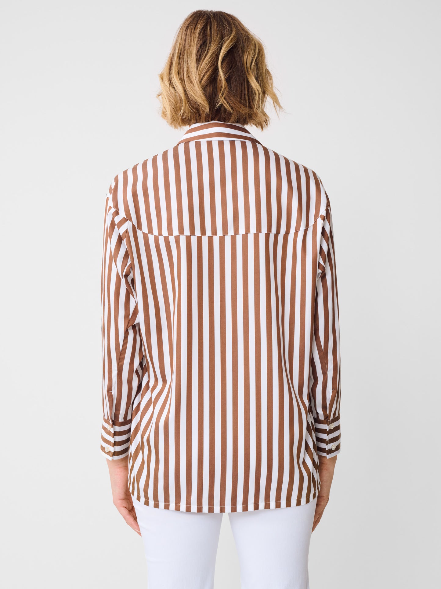 J.McLaughlin Alexis shirt in brown/white made with cotton sateen.