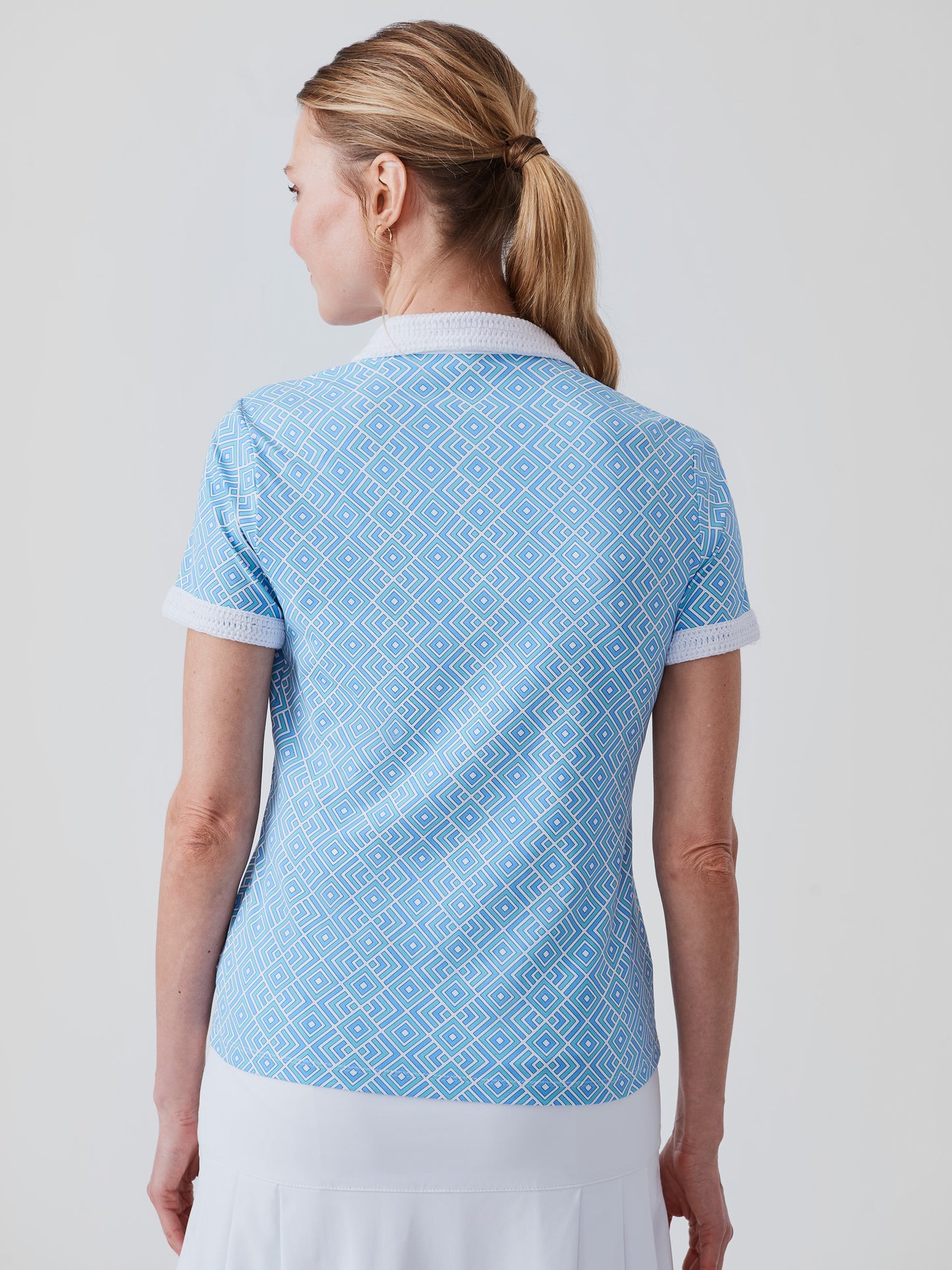 J.McLaughlin Arbor top in white/blue/light blue made with catalina cloth.