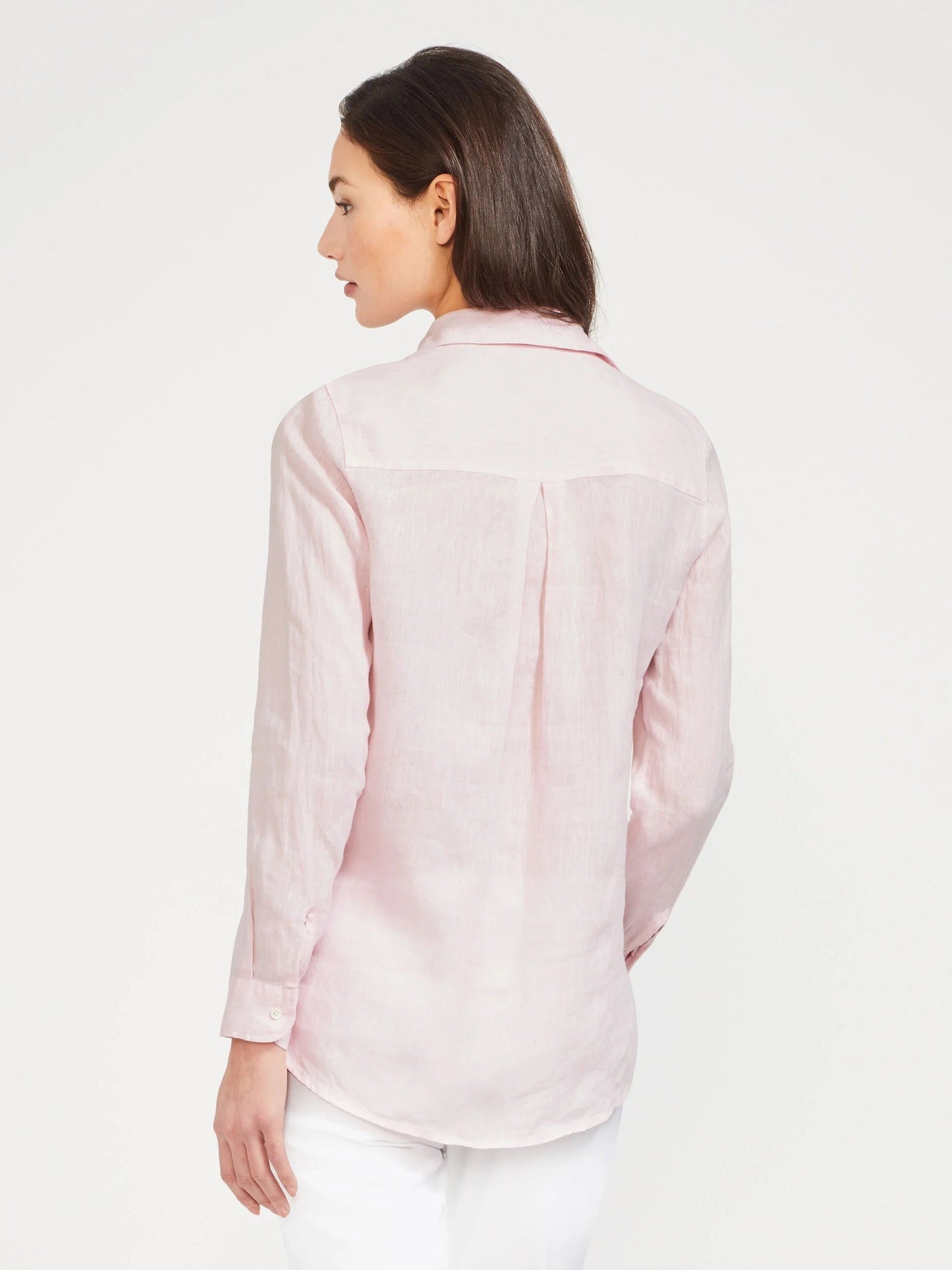 Model wearing J.McLaughlin Britt Linen Shirt in Light Pink made with Linen