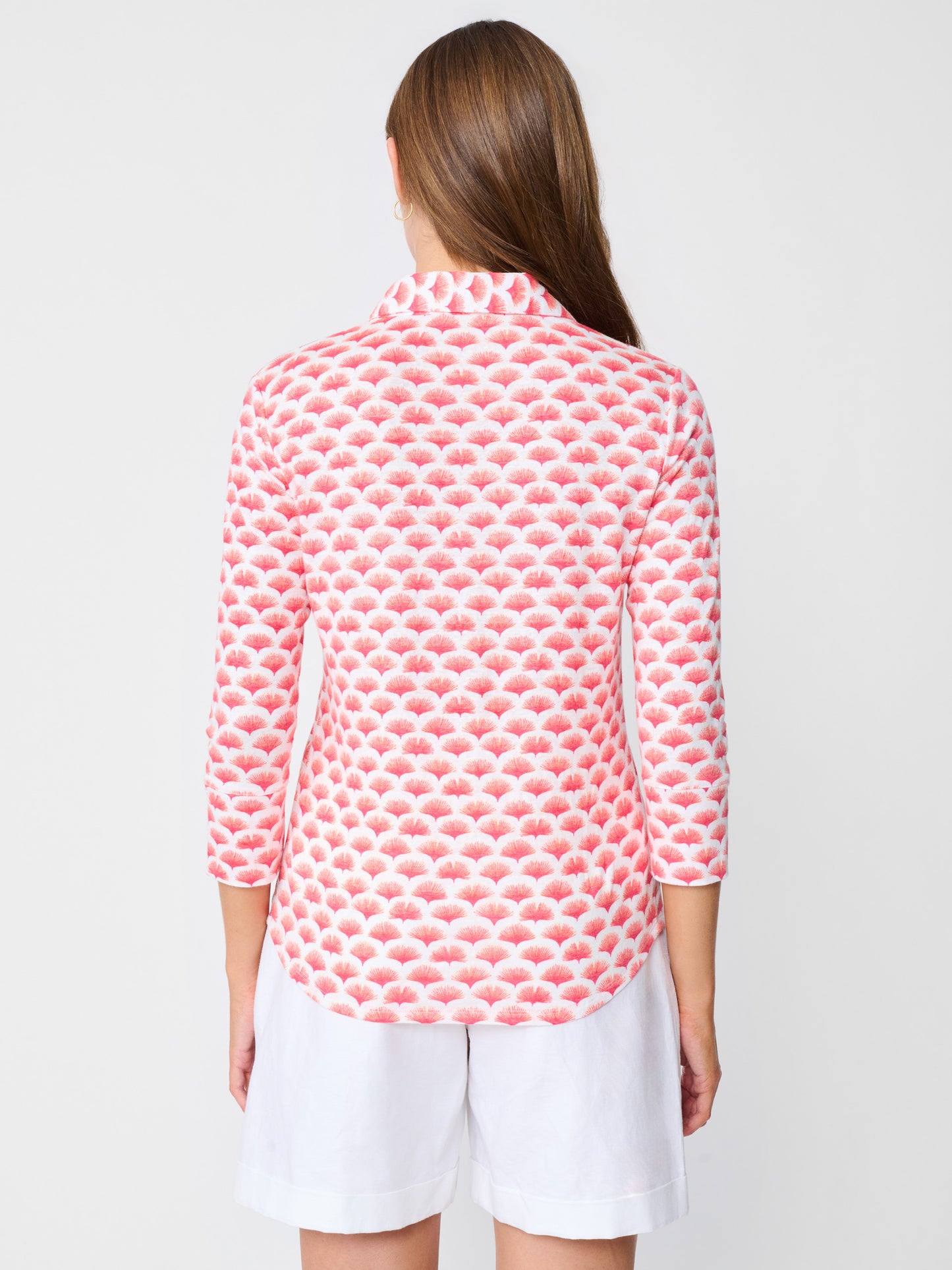 Model wearing J.McLaughlin Brynn linen shirt in white/orange/hot pink made with linen.