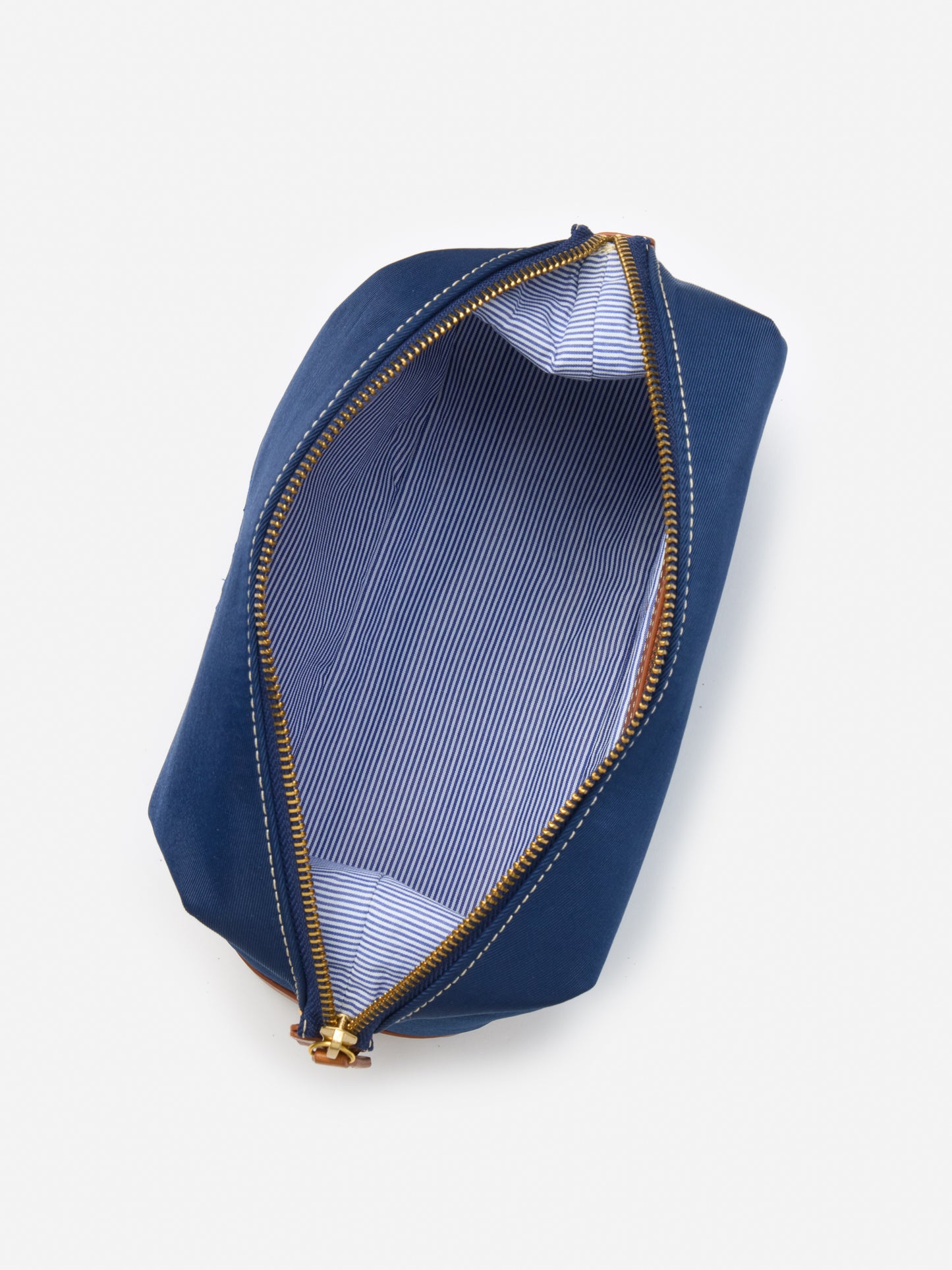 J.McLaughlin Butler dopp kit in navy made with nylon.