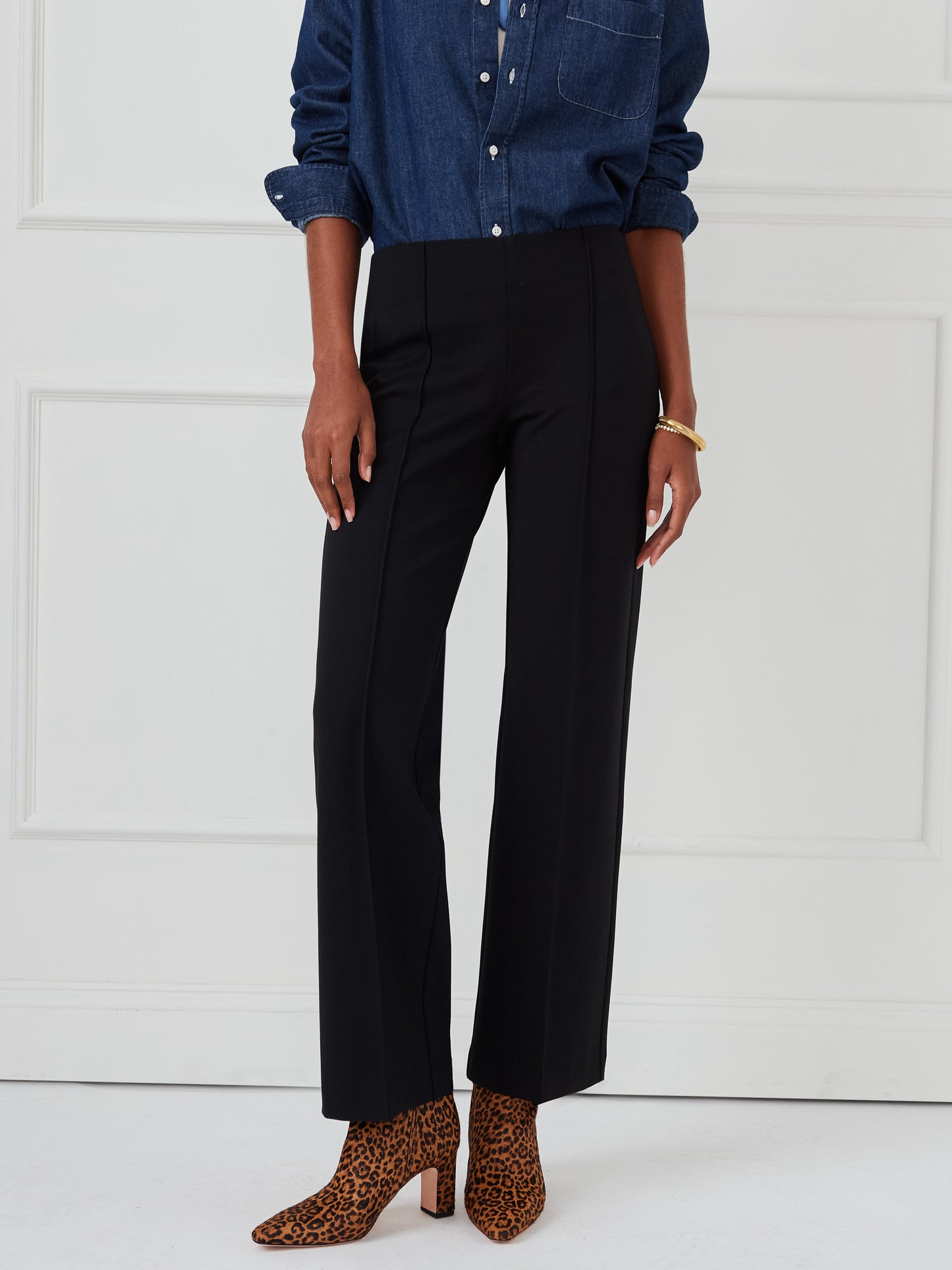 J.McLaughlin Calder pants in black made with bainbride cloth.