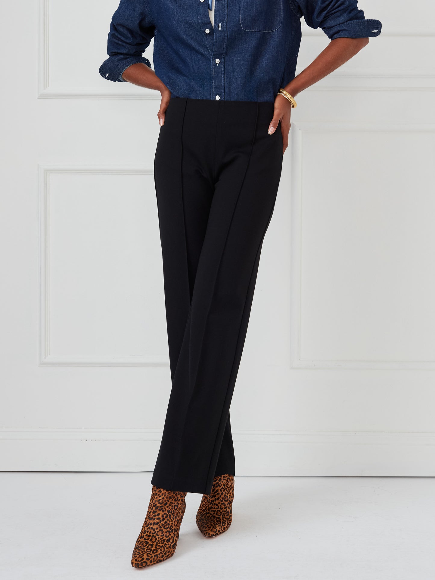 J.McLaughlin Calder pants in black made with bainbride cloth.