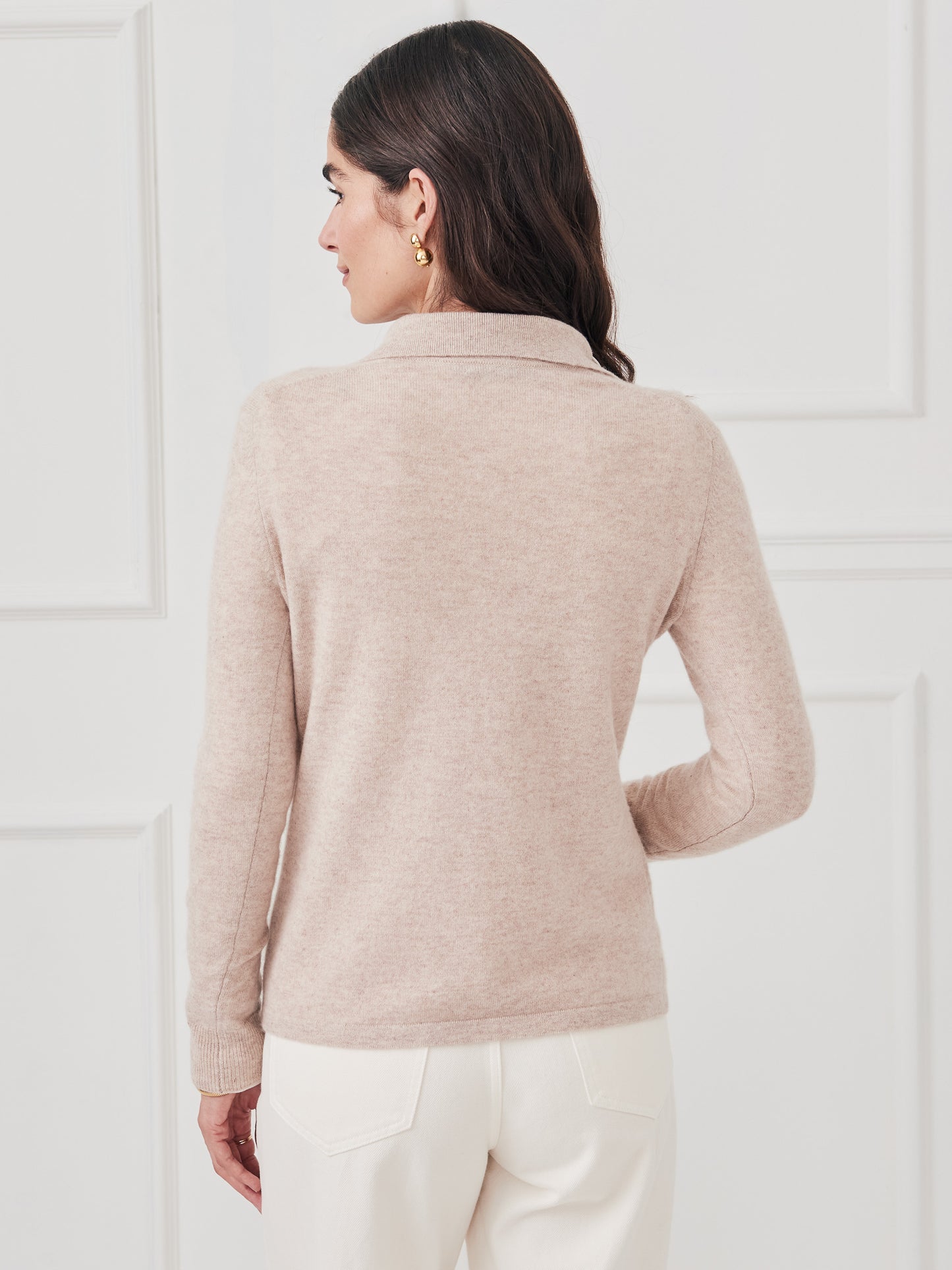 J.McLaughlin Cam sweater in heather oatmeal made with cashmere.
