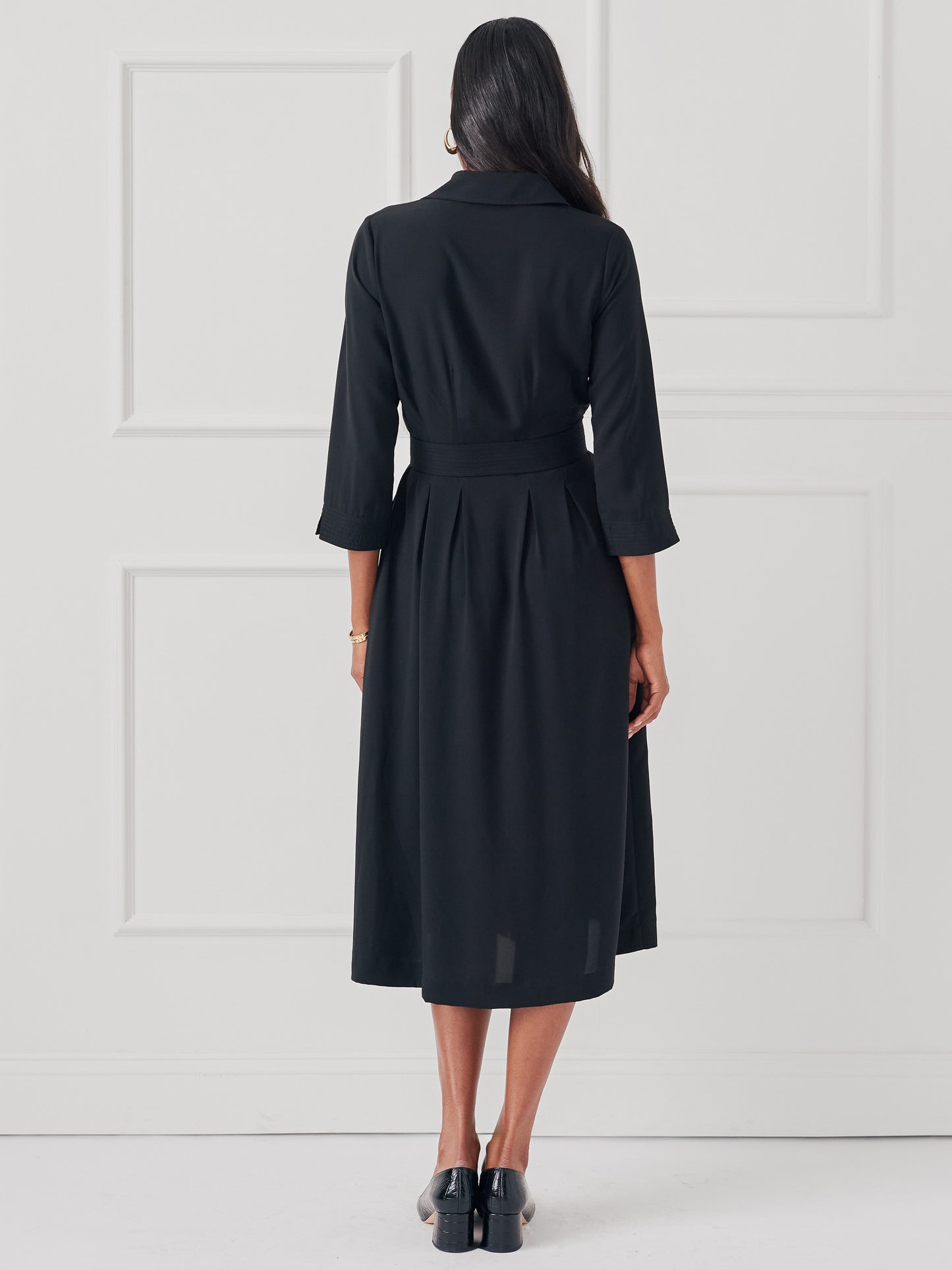 J.McLaughlin Darla dress in black made with polyester.