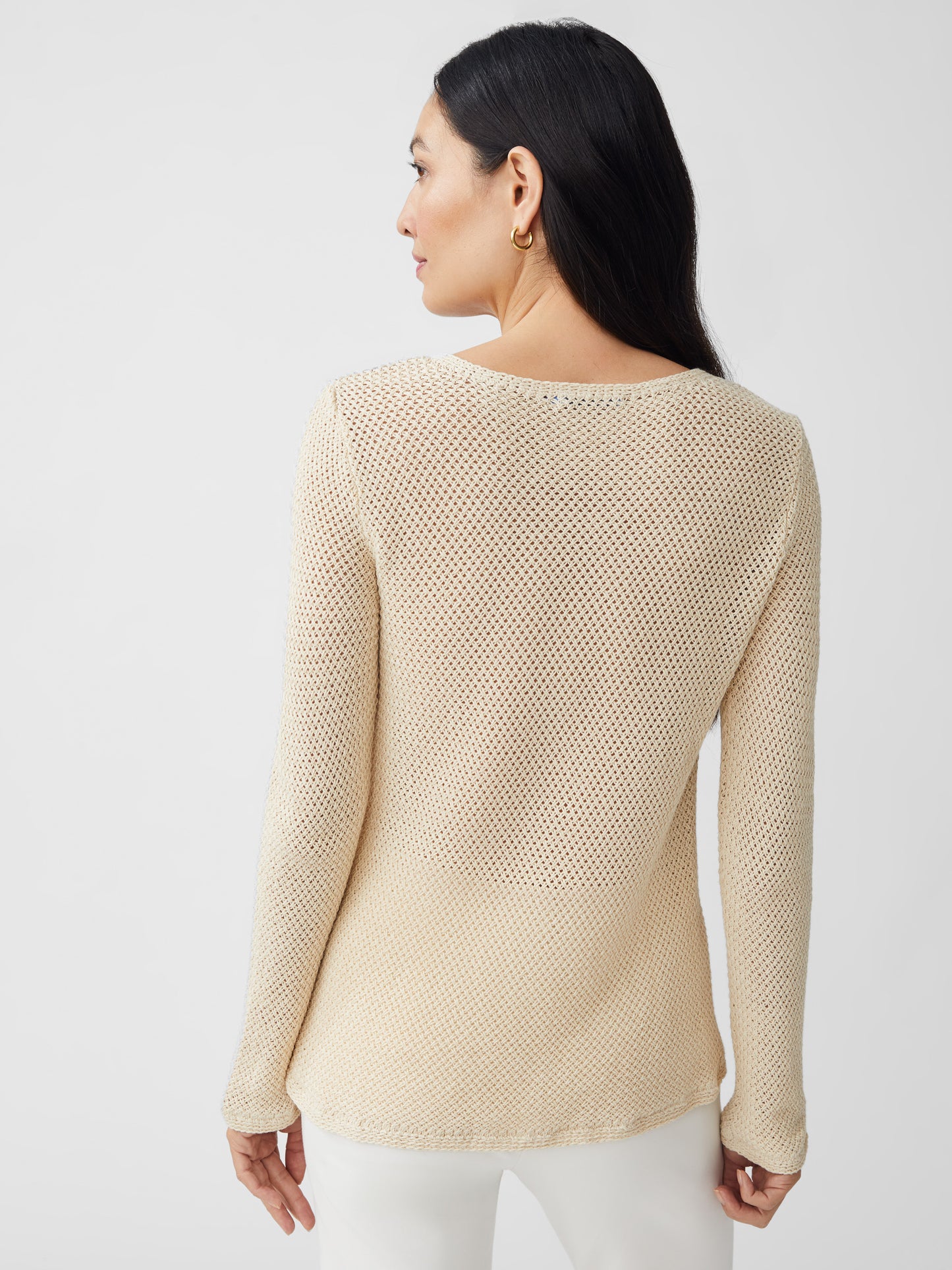 J.McLaughlin model wears Donna Linen Sweater in oatmeal made with linen/cotton.
