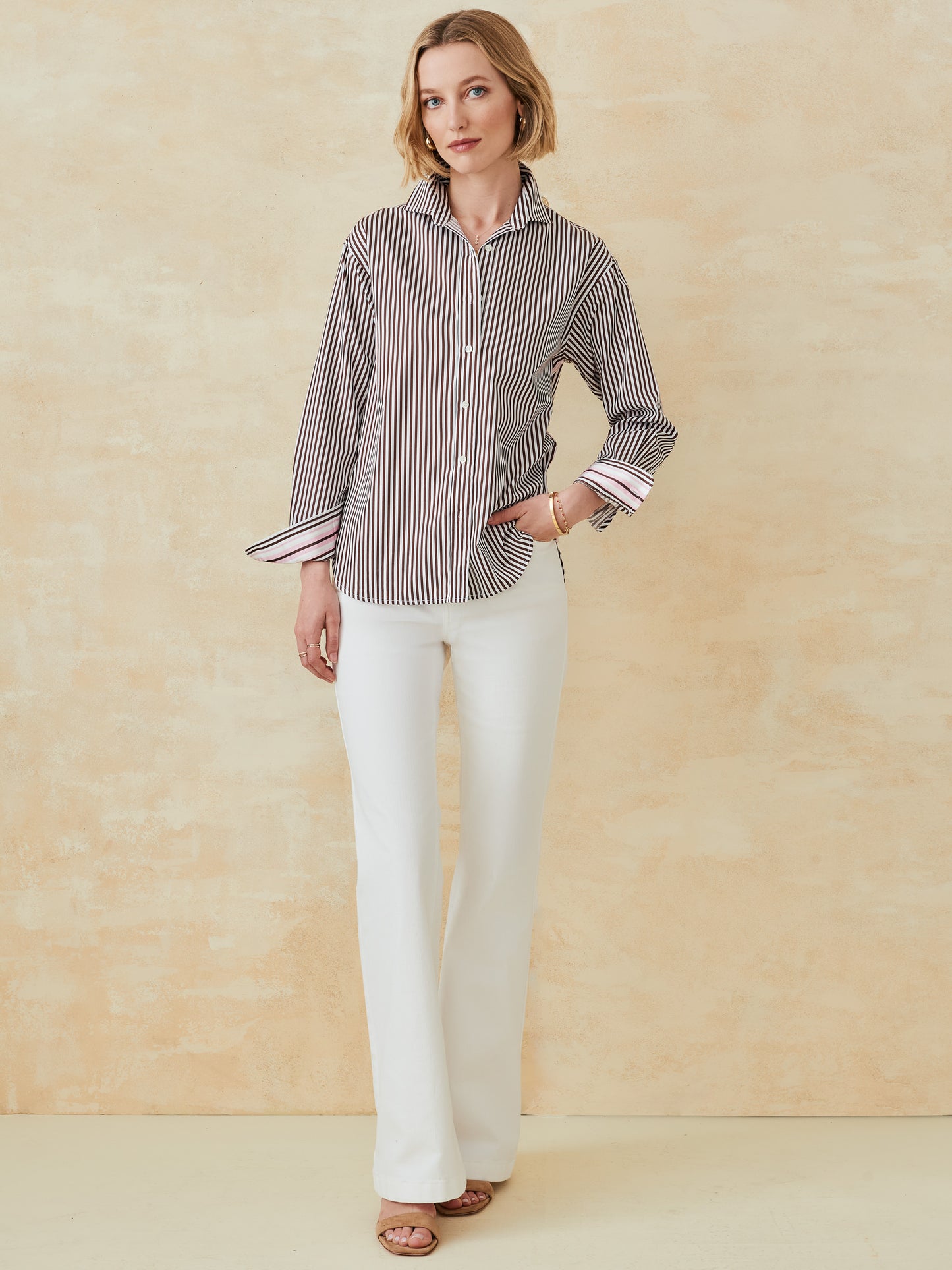 J.McLaughlin Finn shirt in white/brown made with cotton.