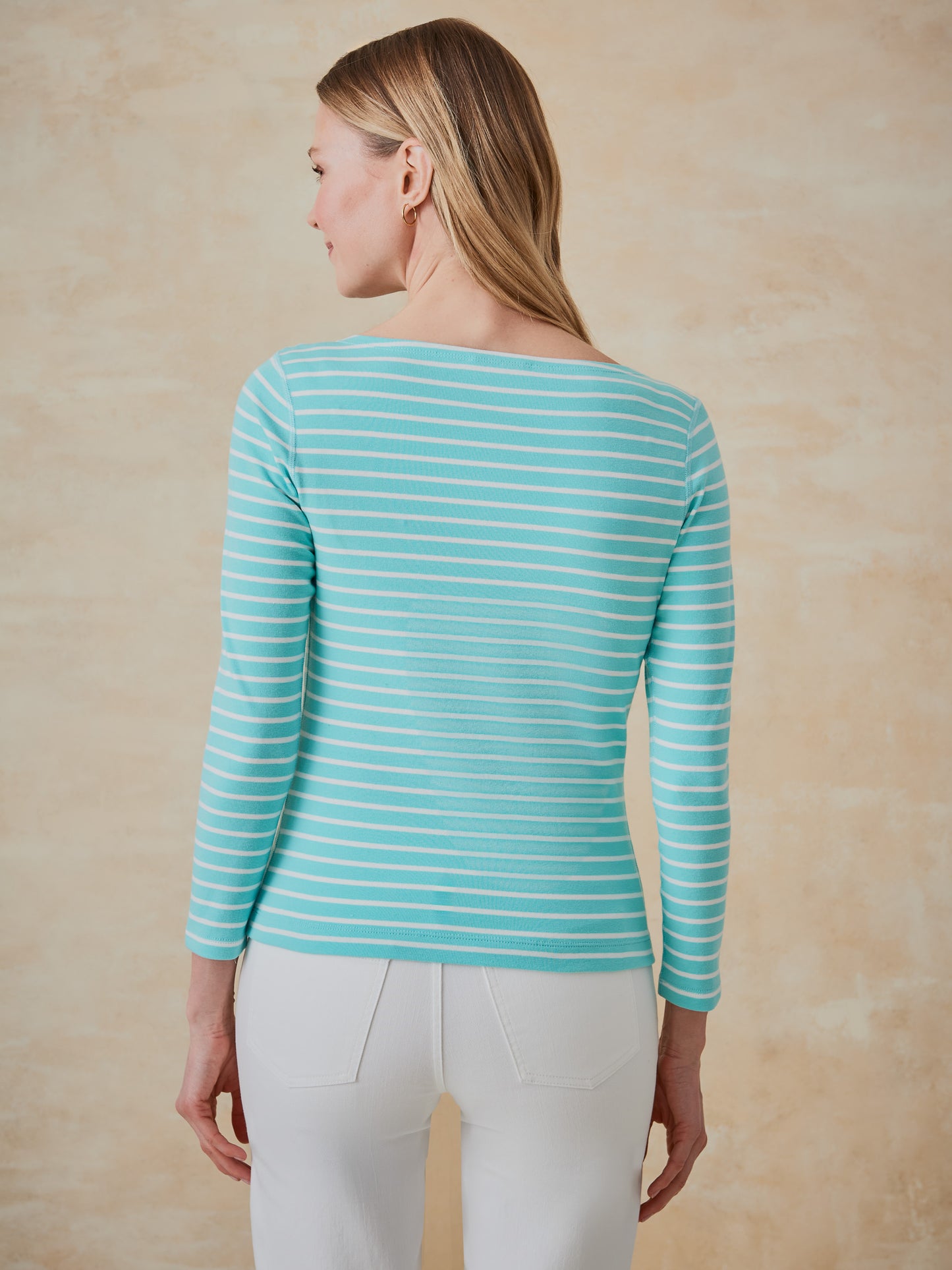 J.McLaughlin Goldie tee in aqua/white mad with cotton.