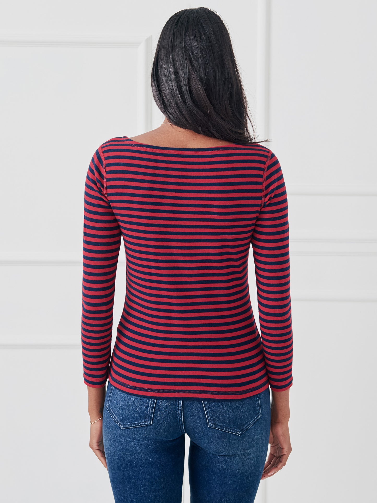 J.McLaughlin Goldie tee in navy/maple made with cotton modal.