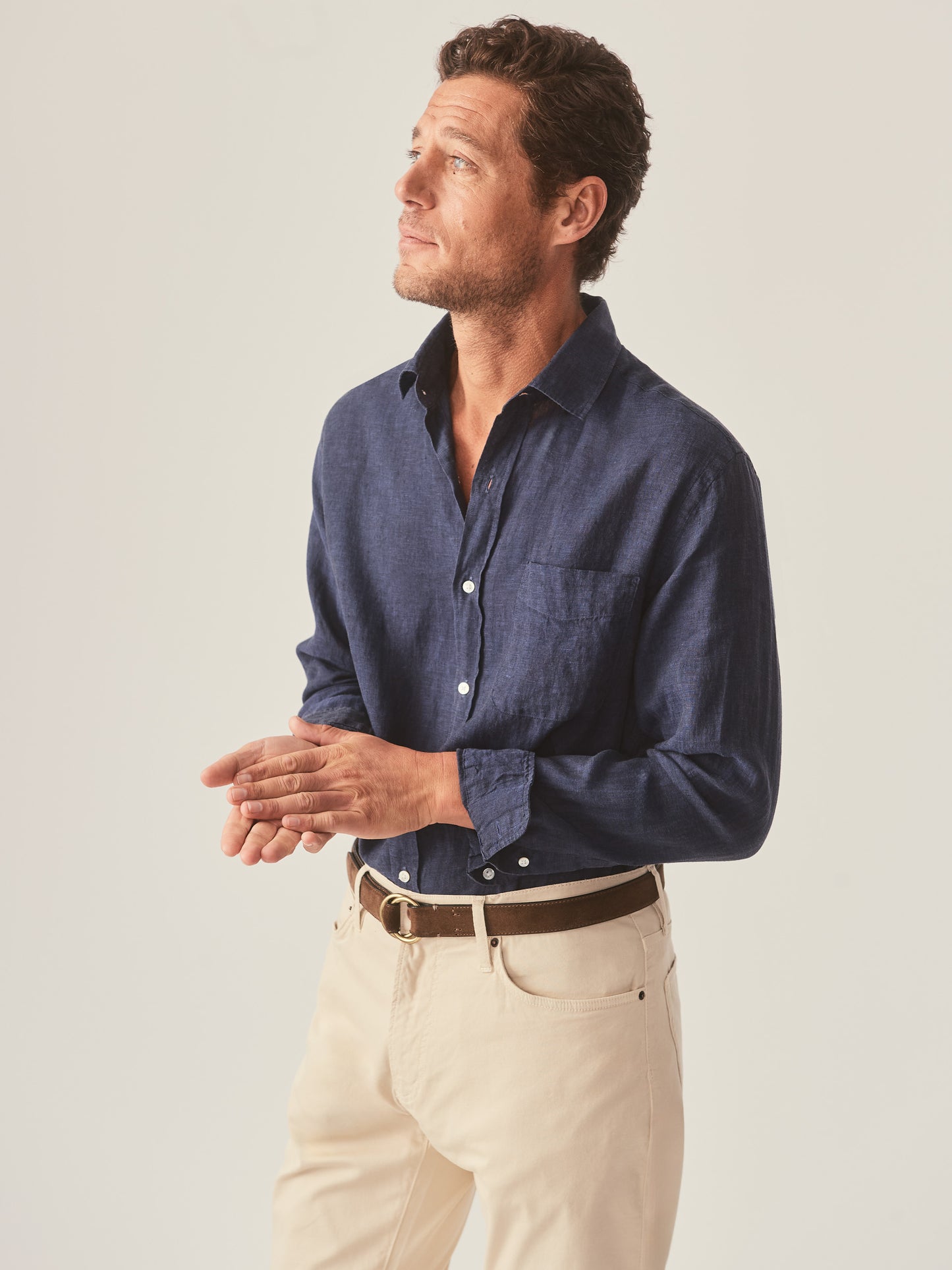 J.McLaughlin Gramercy Classic Fit Linen Shirt in navy made with Linen.