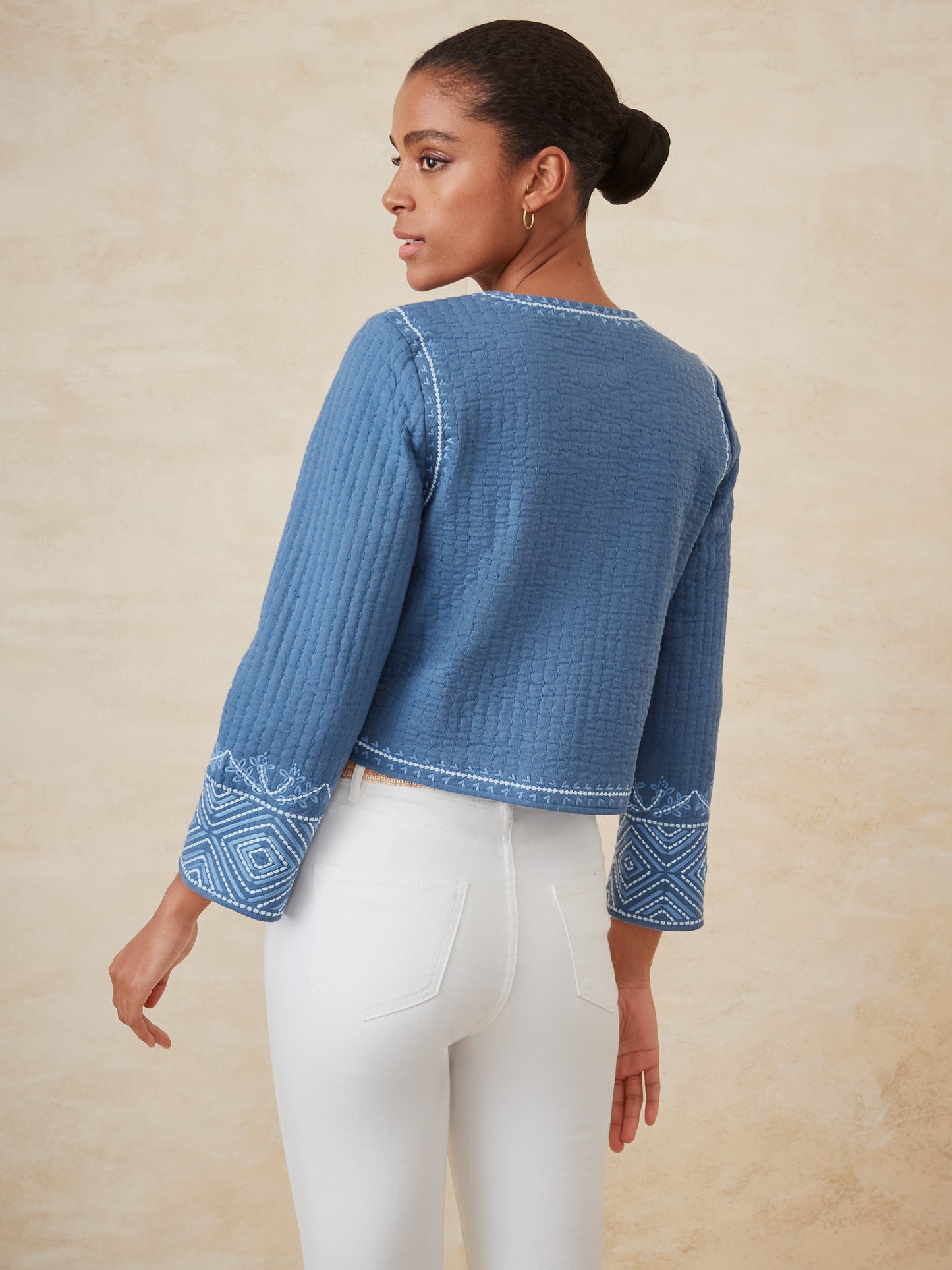 J.McLaughlin Idella jacket in denim made with cotton.