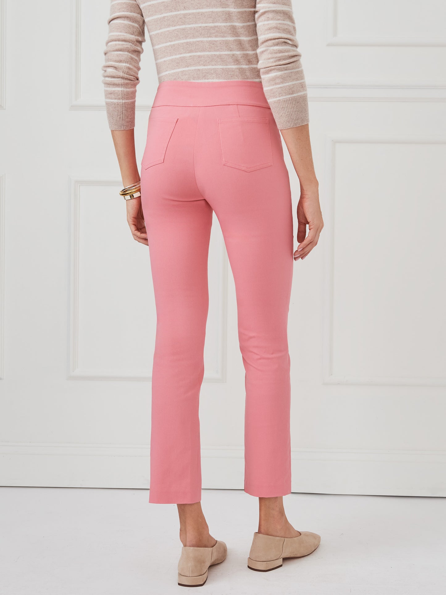 J.McLaughlin Jaydan pants in light coral made with amelia cloth.