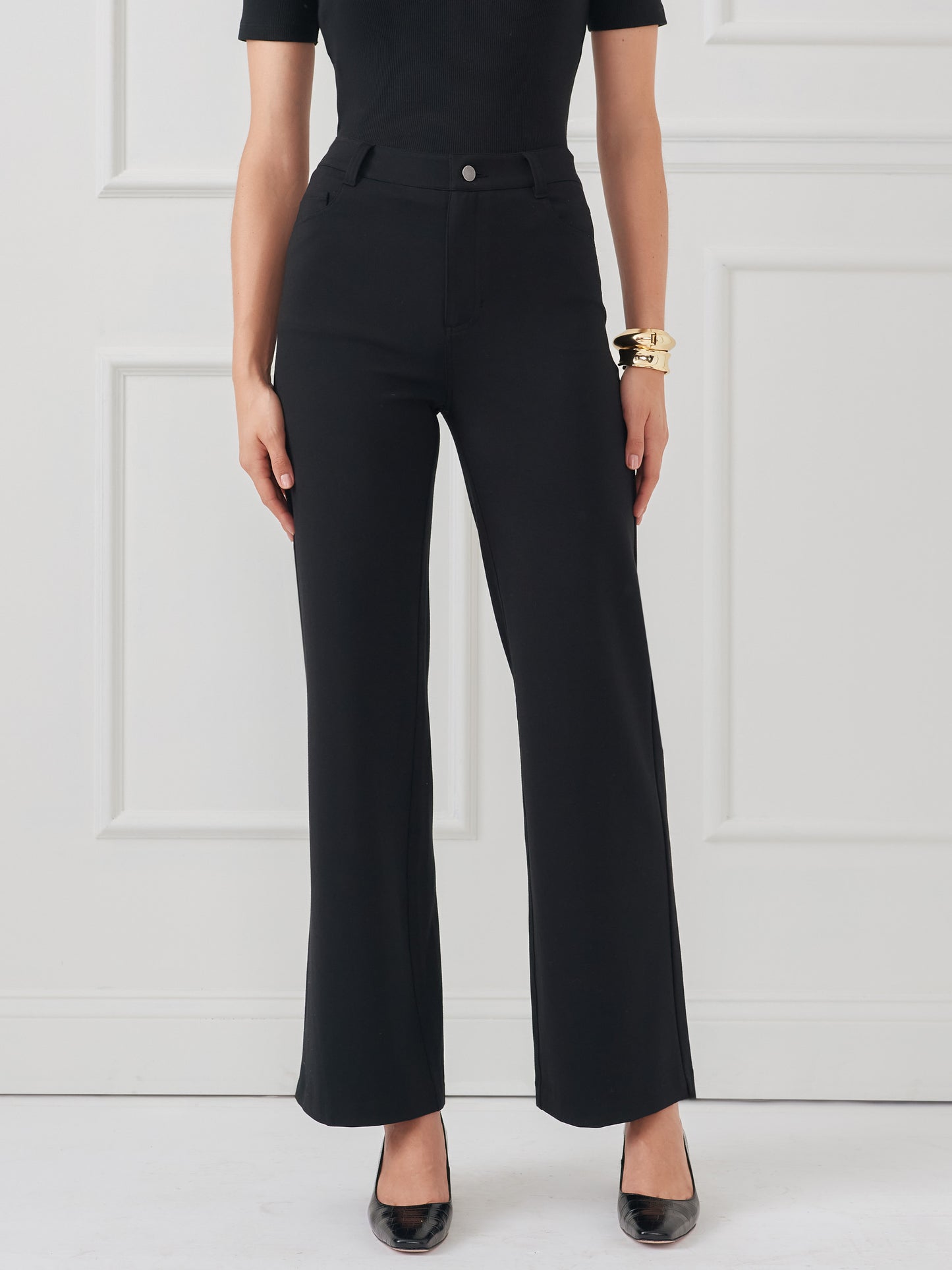 J.McLaughlin Lowden pants in black made with Bainbridge cloth.