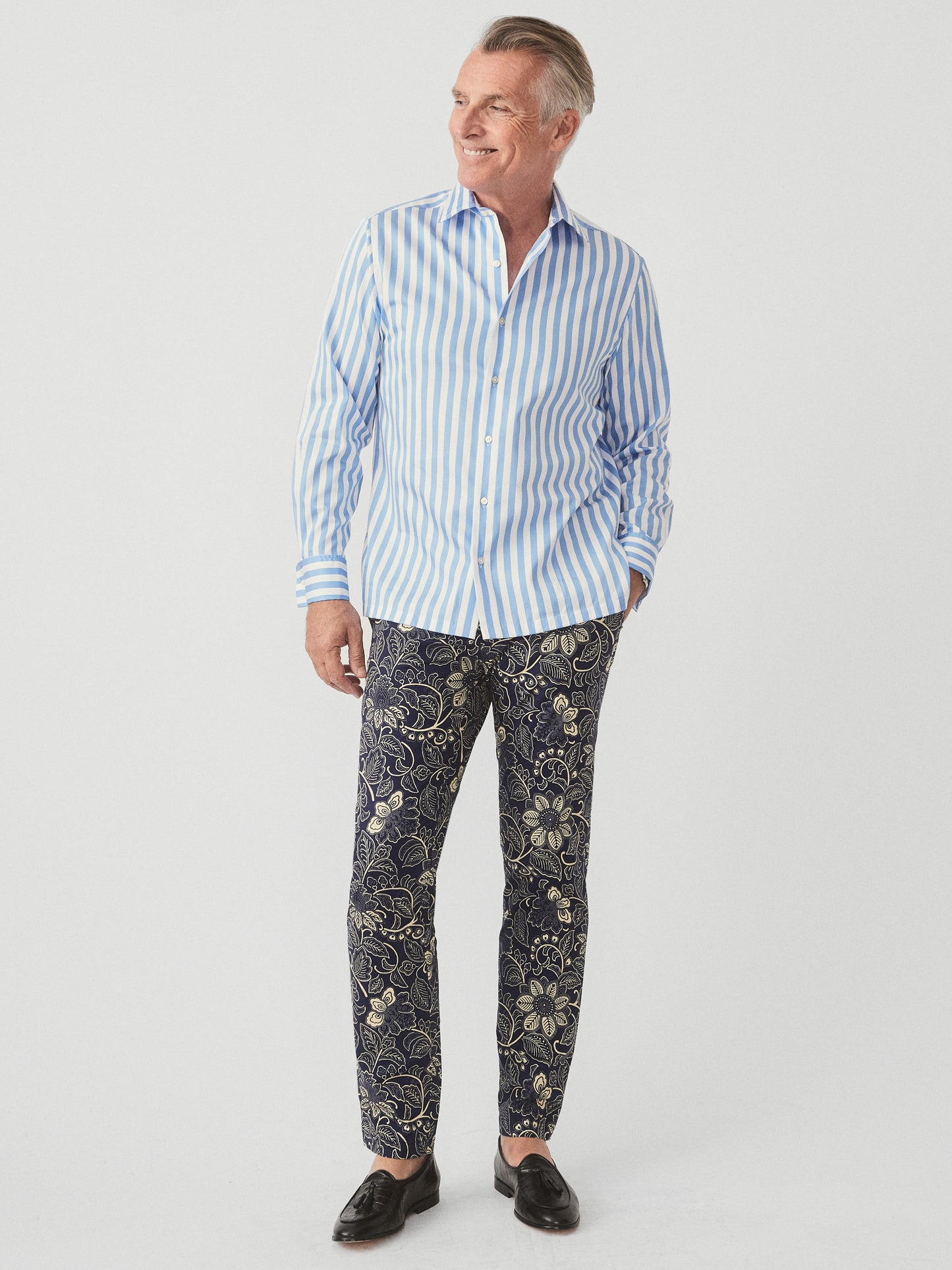 J.McLaughlin Lukas pants in navy/off white made with cotton.