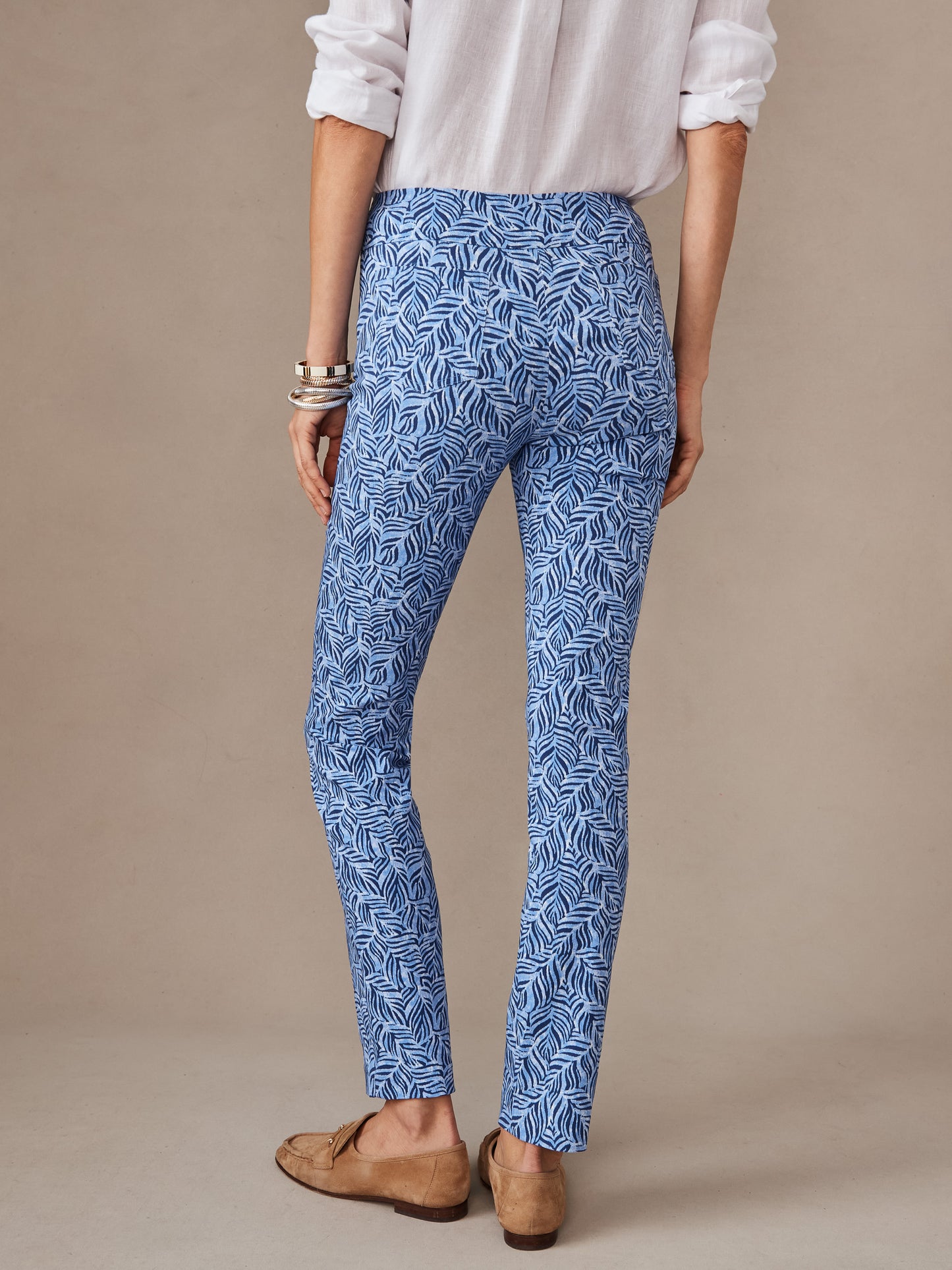 J.McLaughlin Masie pants in navy/light blue made with amelia cloth.