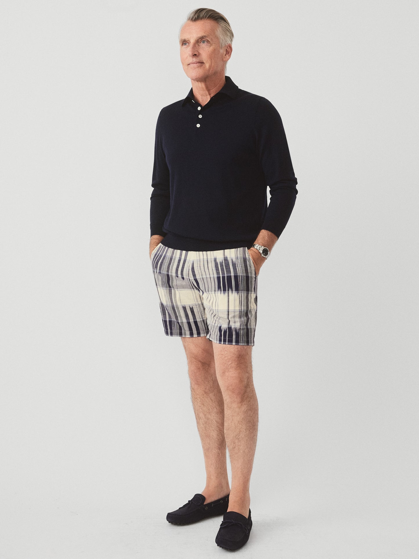 J.McLaughlin Oliver shorts in navy/off white made with cotton.