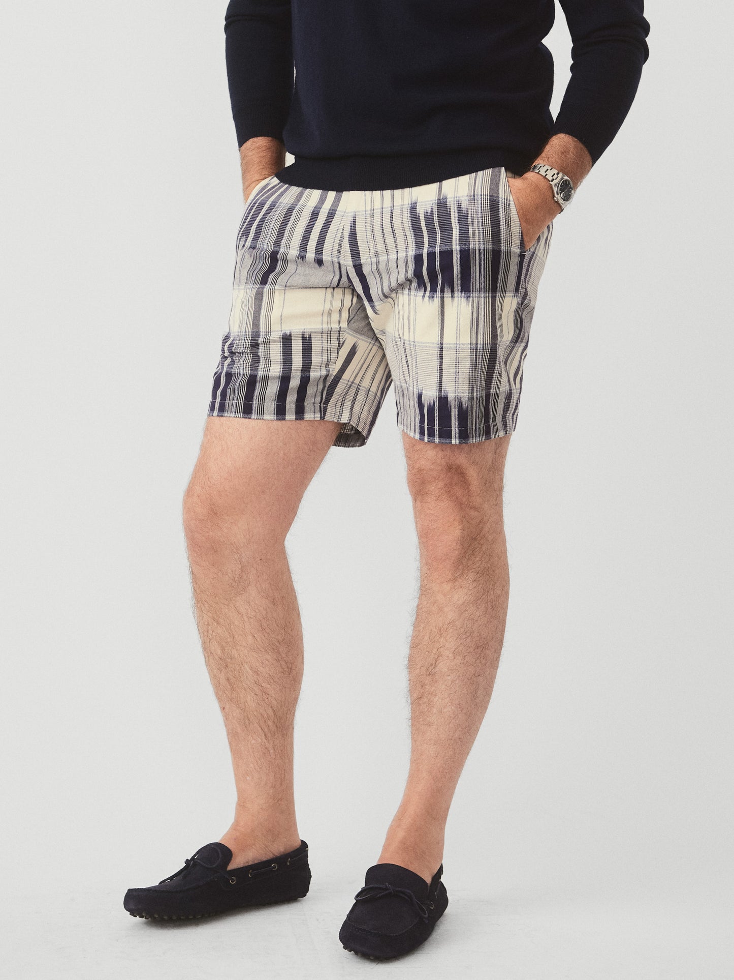 J.McLaughlin Oliver shorts in navy/off white made with cotton.