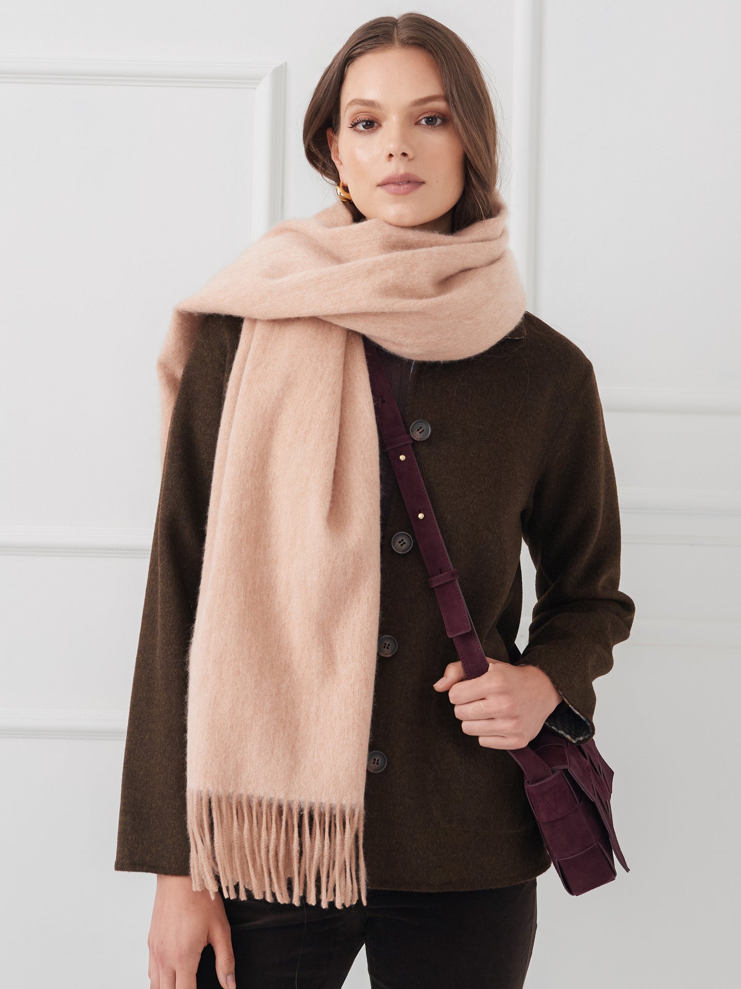 J.McLaughlin Jaipur scarf in oatmeal/off white made with cashmere.