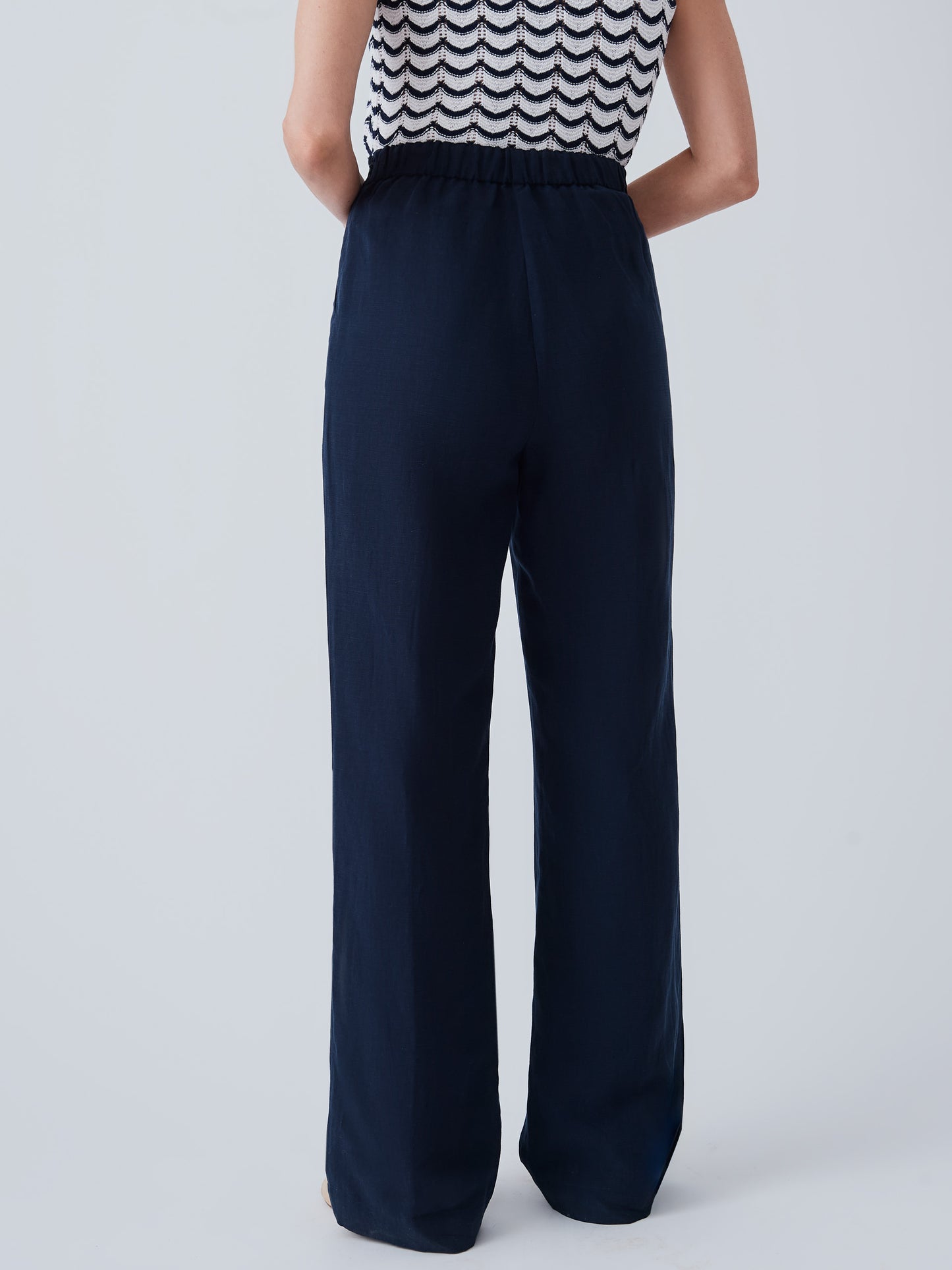 J.McLaughlin Rita pants in navy made with cotton/tencel.