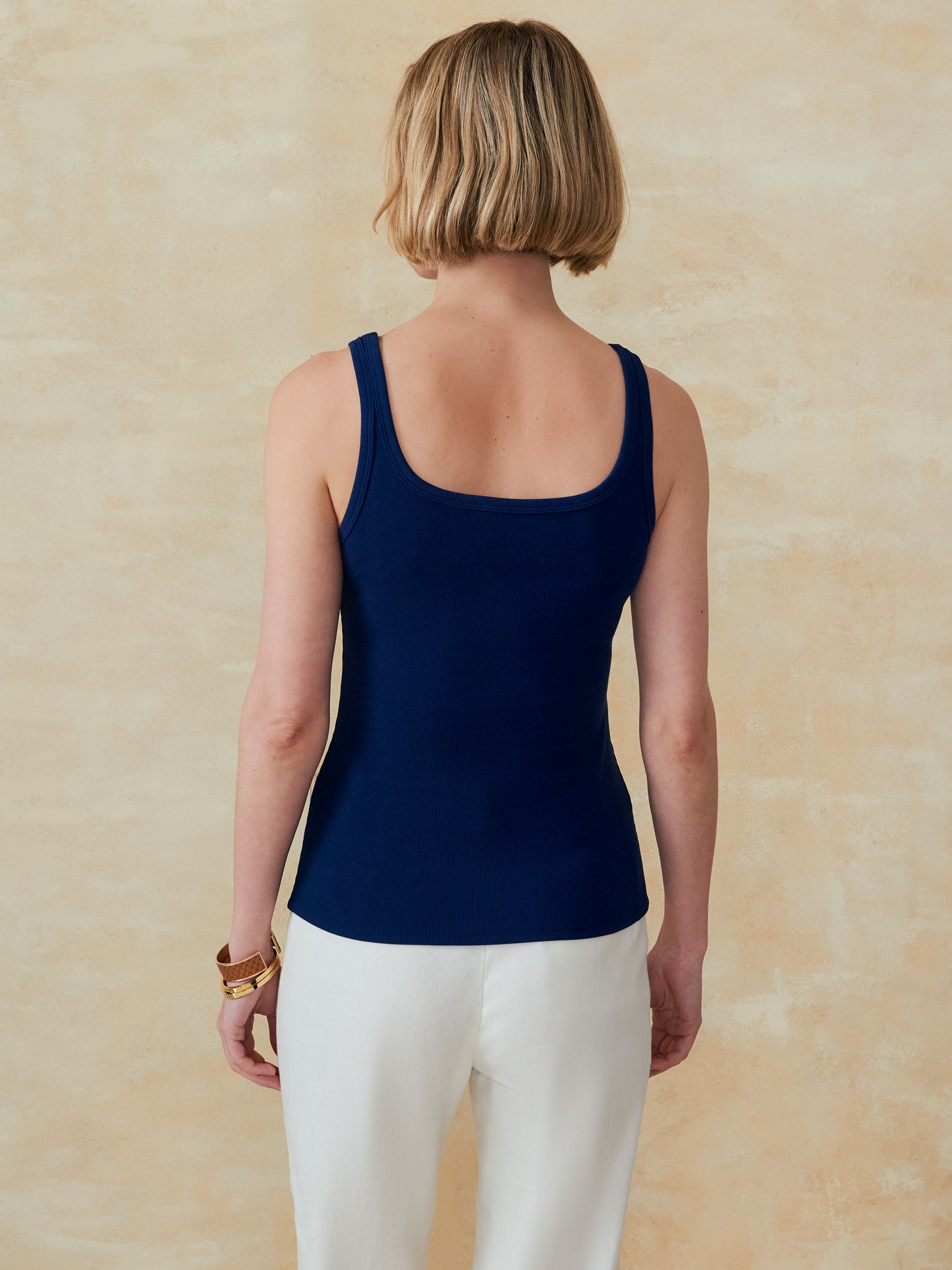 J.McLaughlin Robin tank in navy made with cotton.