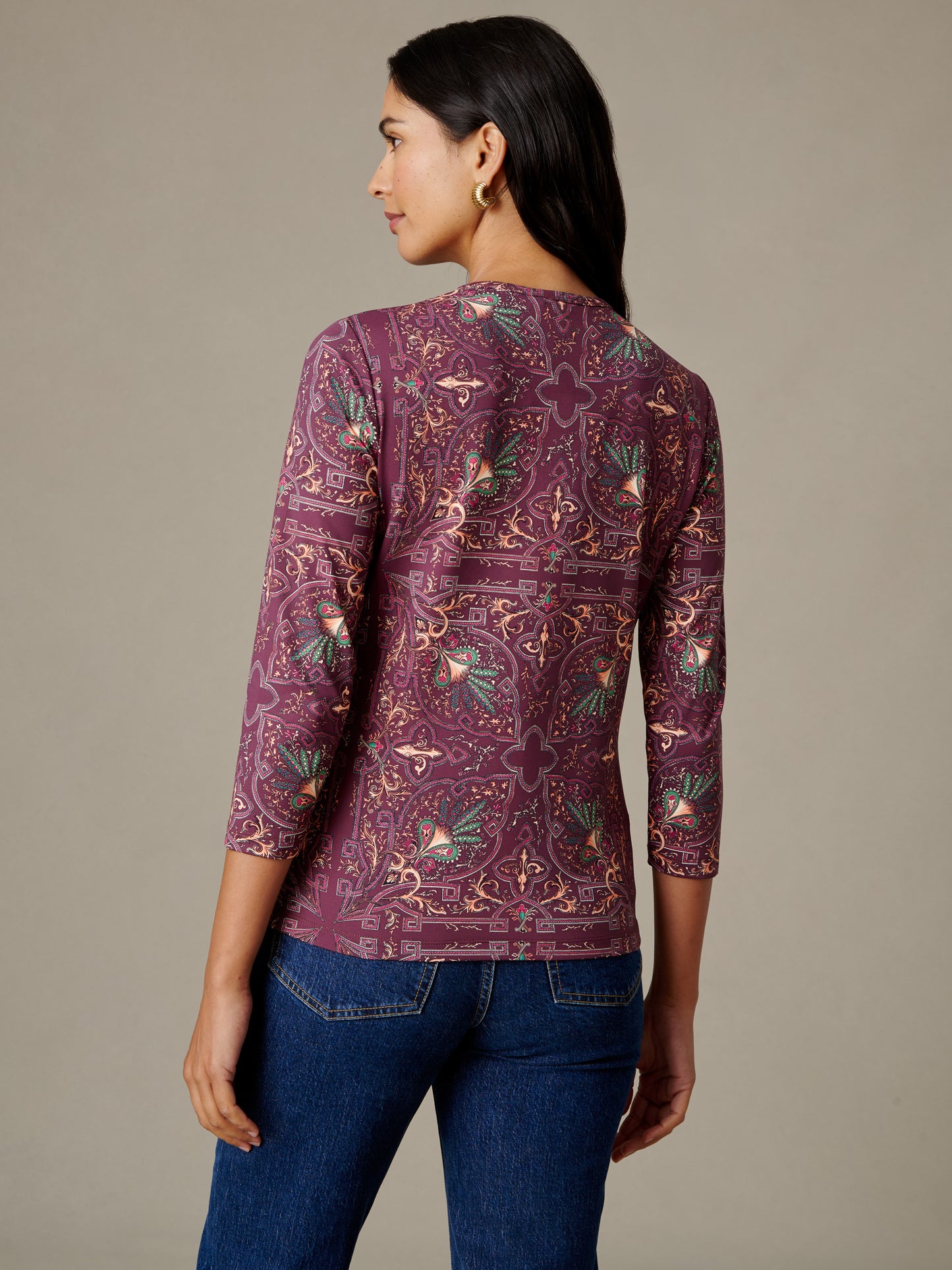 Signature Tee in Baroque Medallion