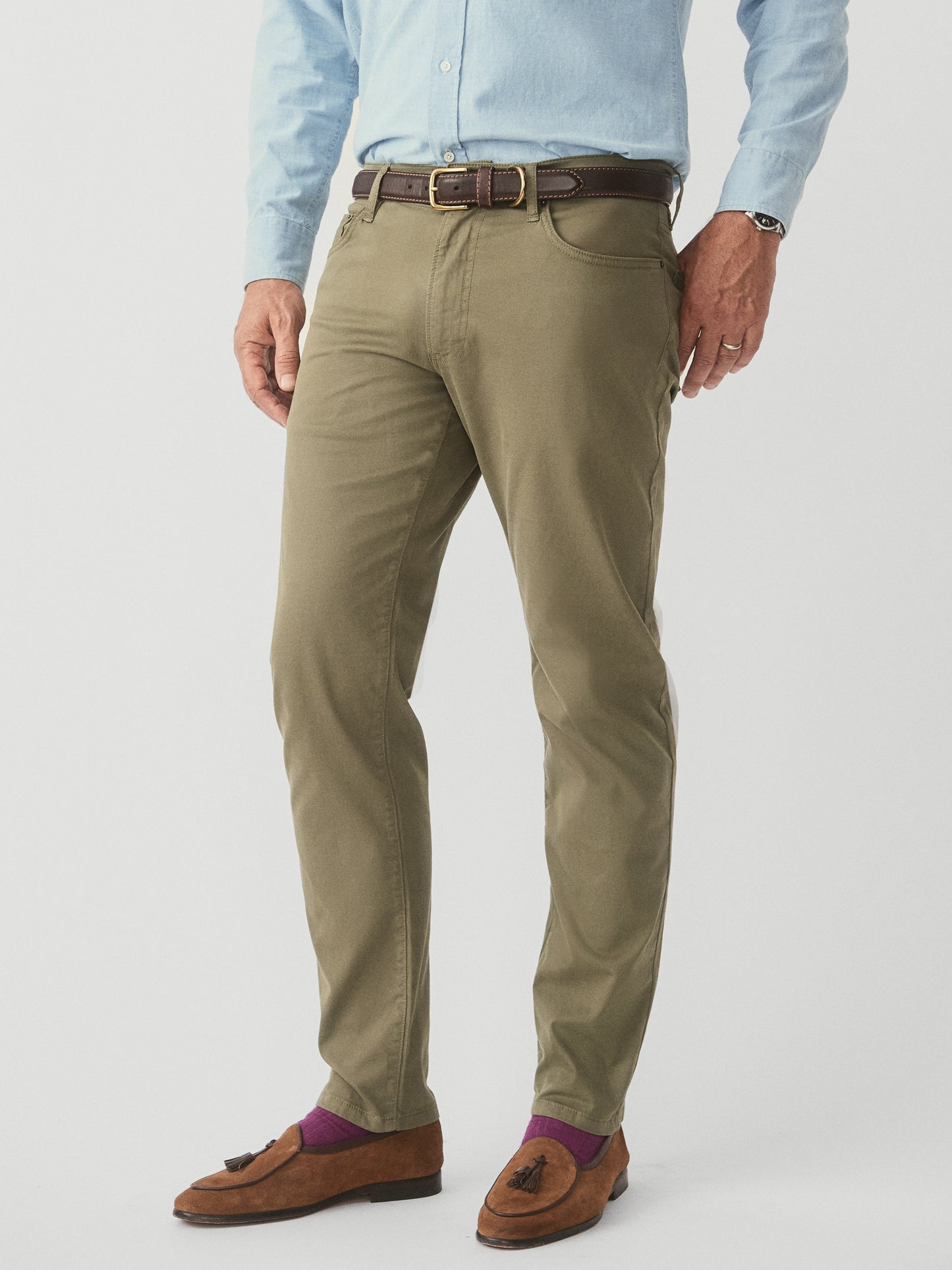 J.McLaughlin Parker pants in olive made with stretch cotton twill.