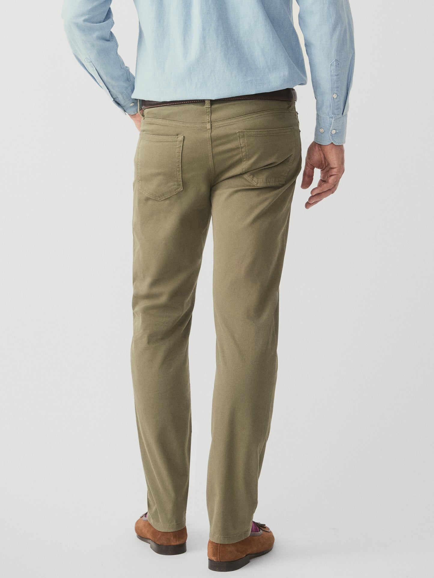 J.McLaughlin Parker pants in olive made with stretch cotton twill.