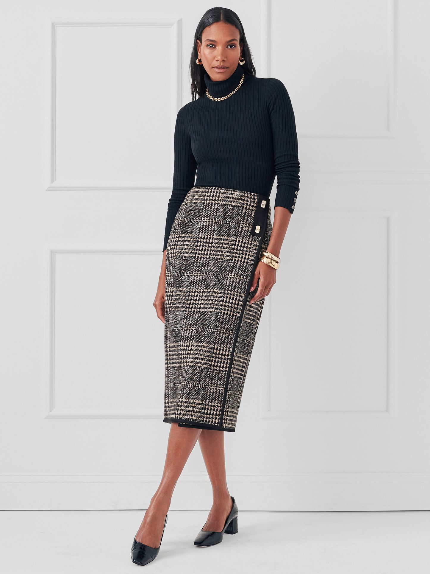 J.McLaughlin Suzette skirt in black/tan made with a wool blend.