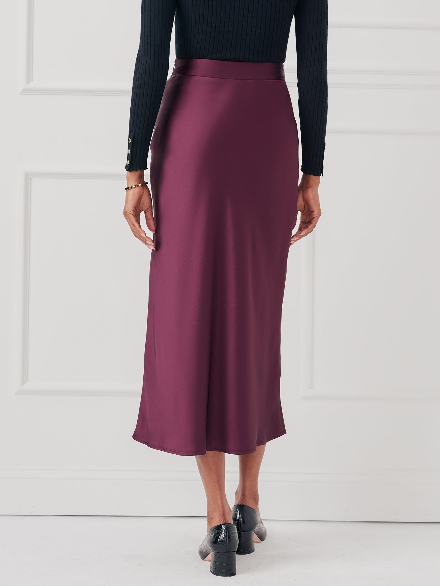 J.McLaughlin Zahara skirt in burgundy made with poly satin.