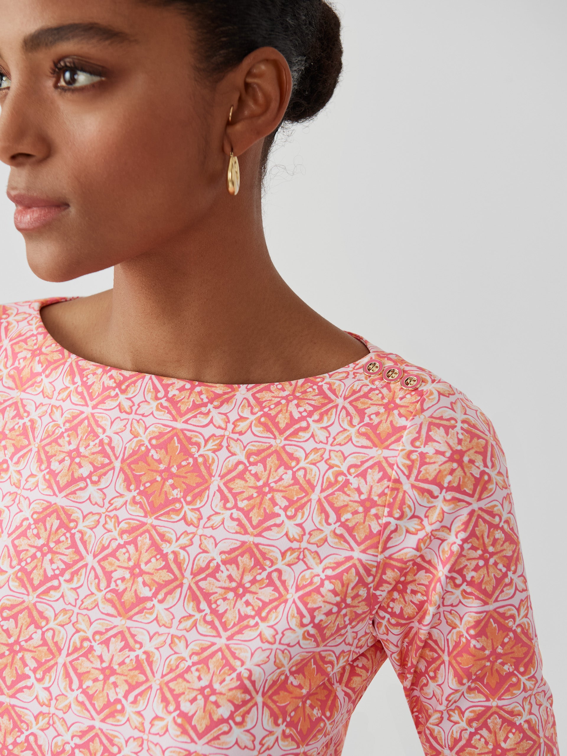 J.McLaughlin Wavesong tee in hot pink/orange made with Catalina cloth.