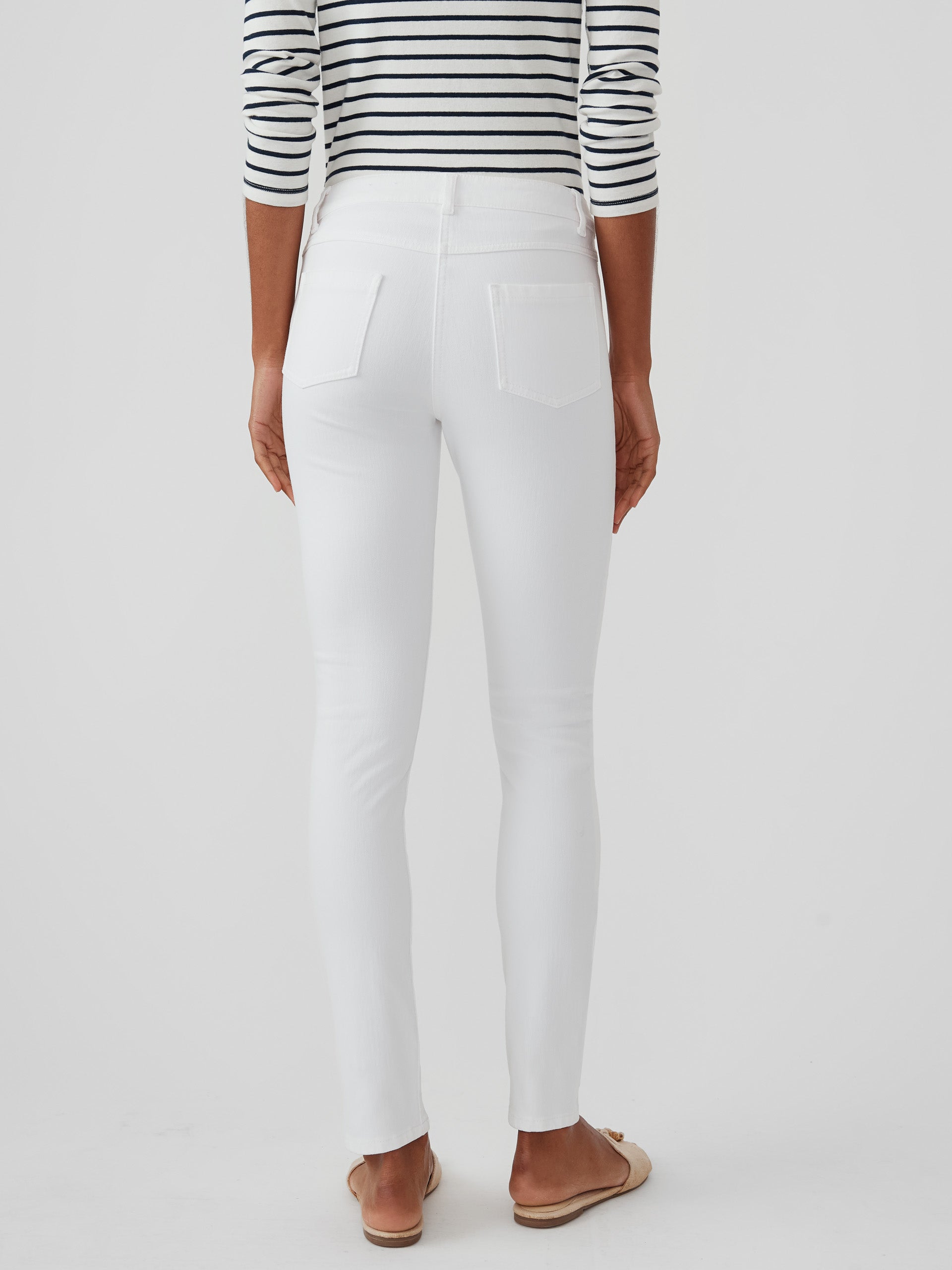 J.McLaughlin Lexi jeans in white made with woven denim.