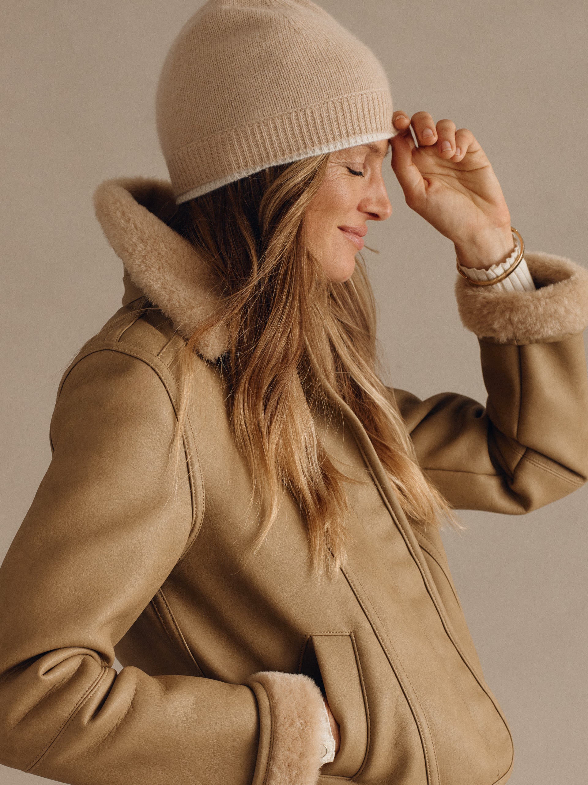 J.McLaughlin Frost hat in light camel/off white made with cashmere.