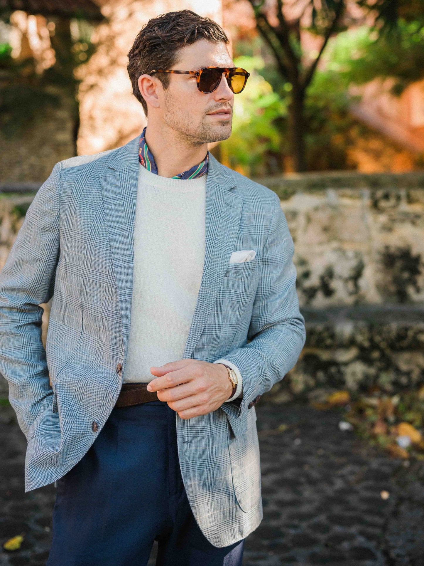 J.McLaughlin McCown jacket in Light Blue/Navy made with Linen/Wool.