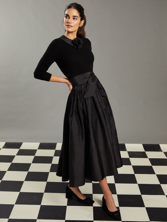 J.McLaughlin Alex skirt in black made with silk.