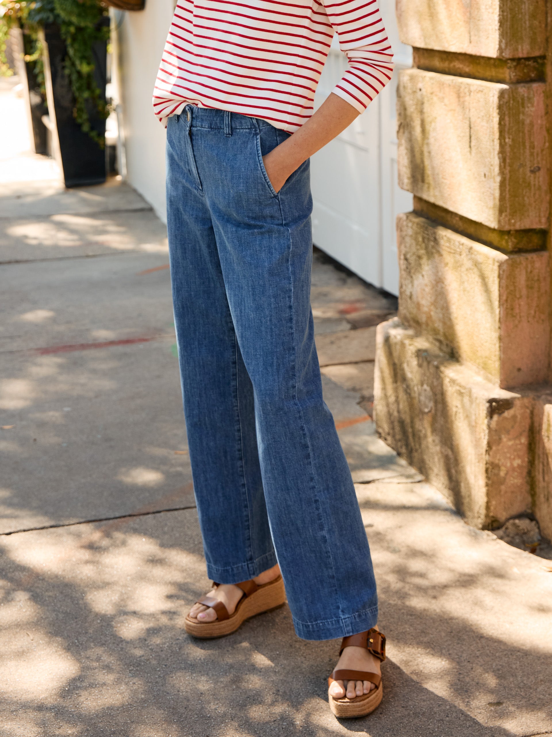 J.McLaughlin Brio Jeans in denim blue made with linen/cotton. 