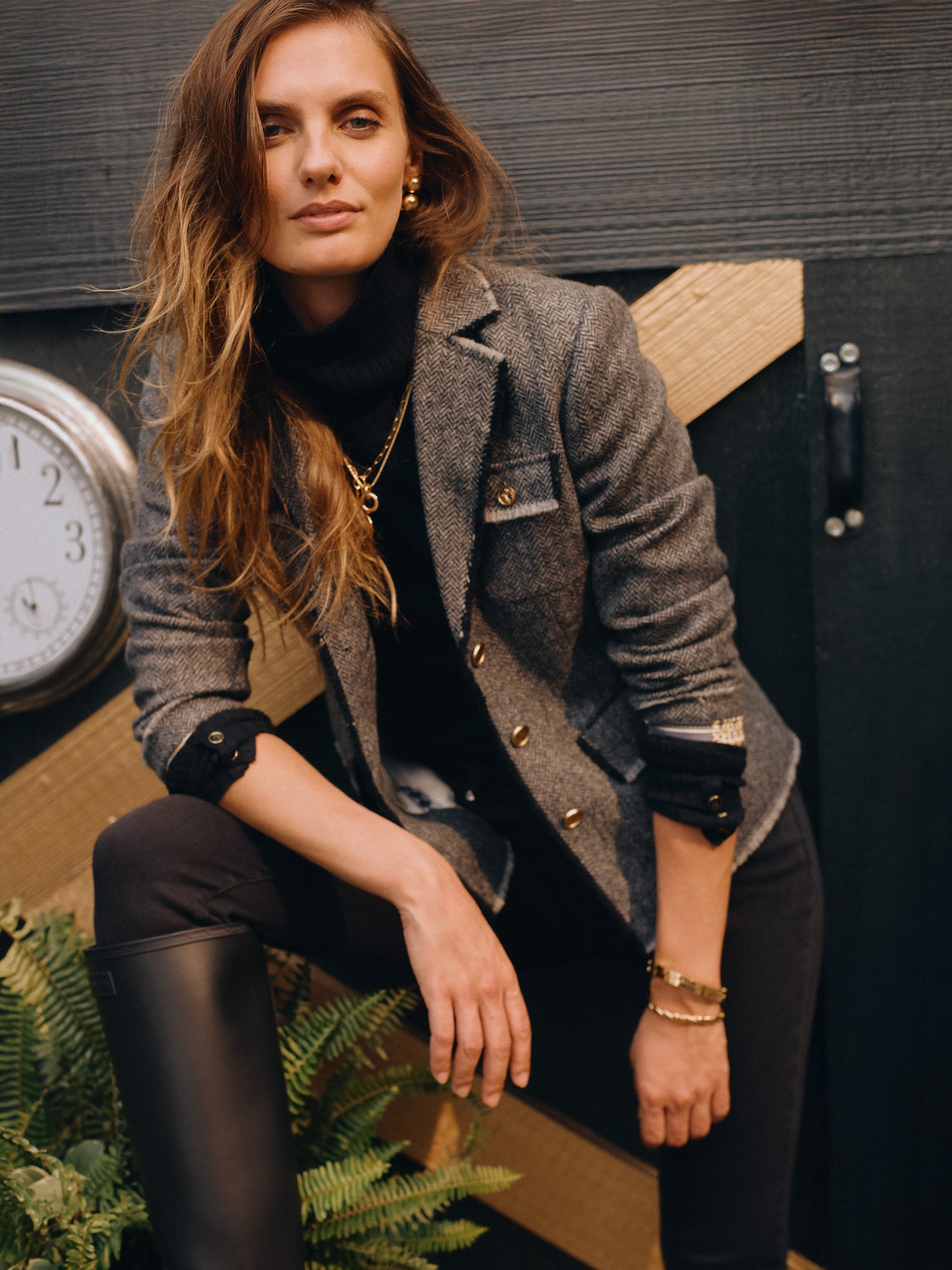 J.McLaughlin Anwen jacket in charcoal made with wool. 