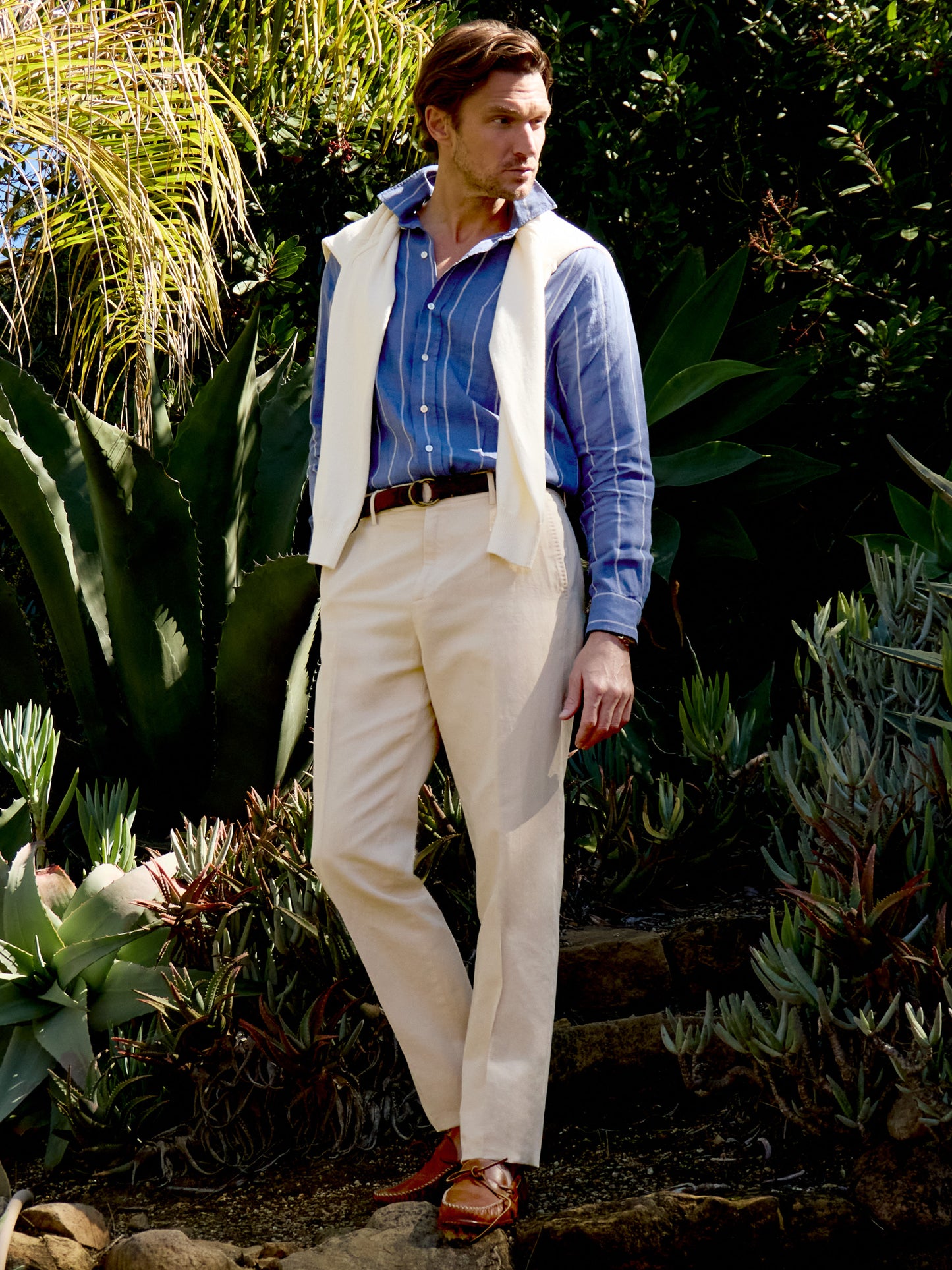 J.McLaughlin Oxford pants in stone made with cotton/linen. 