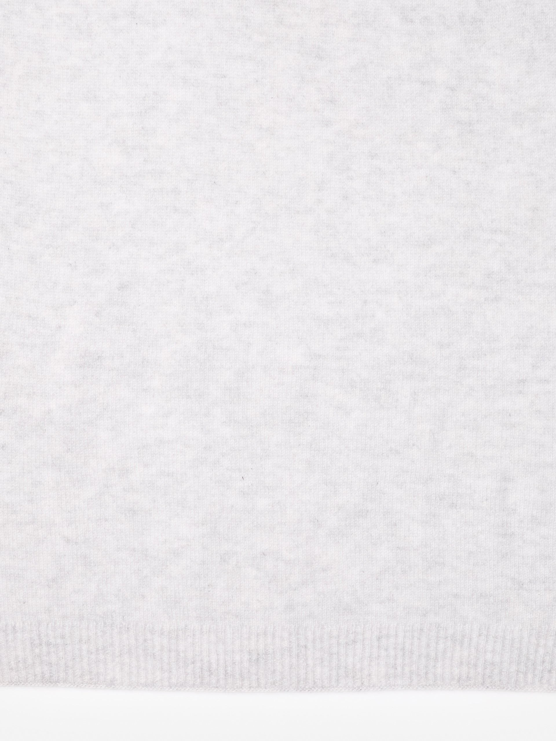 J.McLaughlin Ailia scarf in light grey made with cashmere.