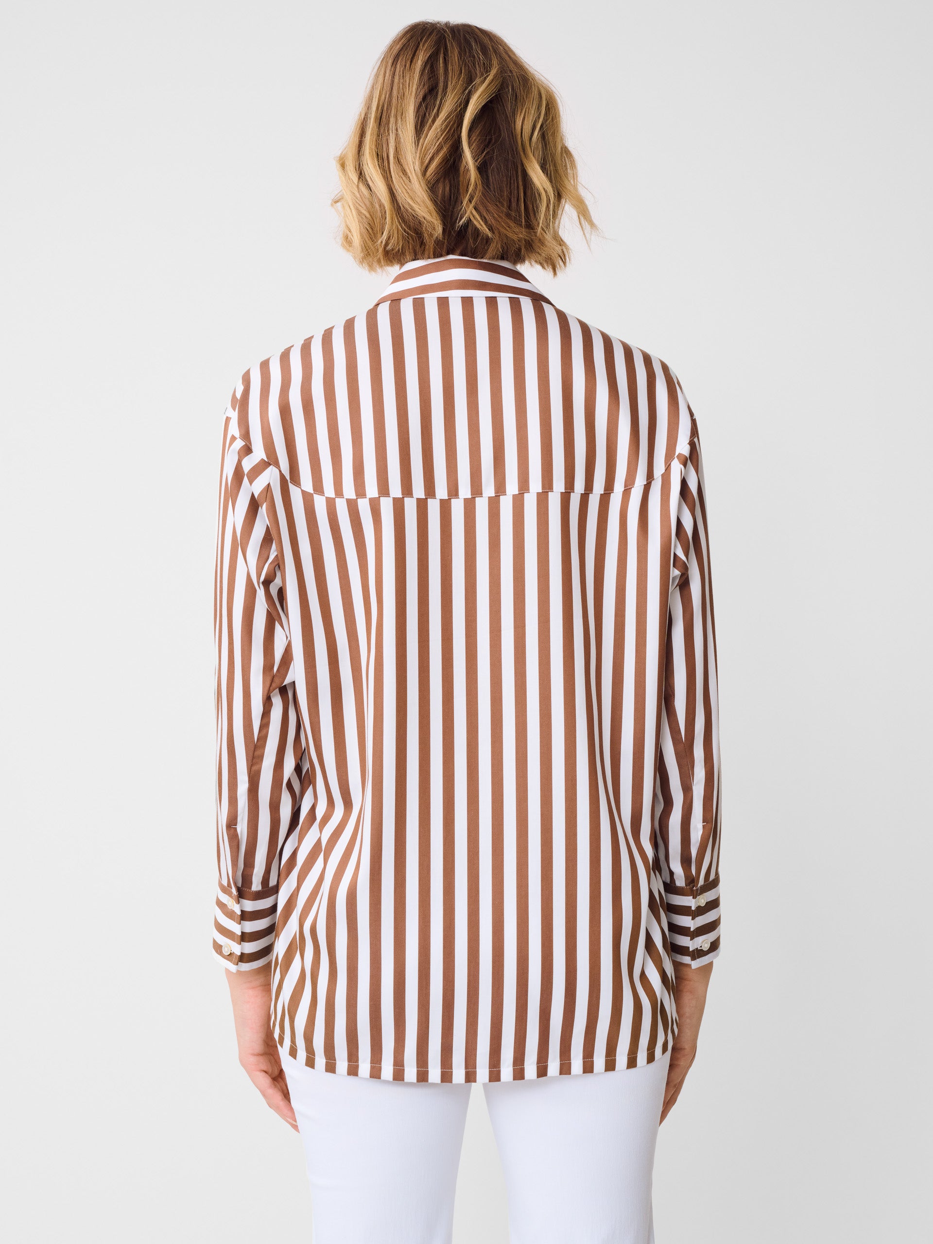 J.McLaughlin Alexis shirt in brown/white made with cotton sateen.