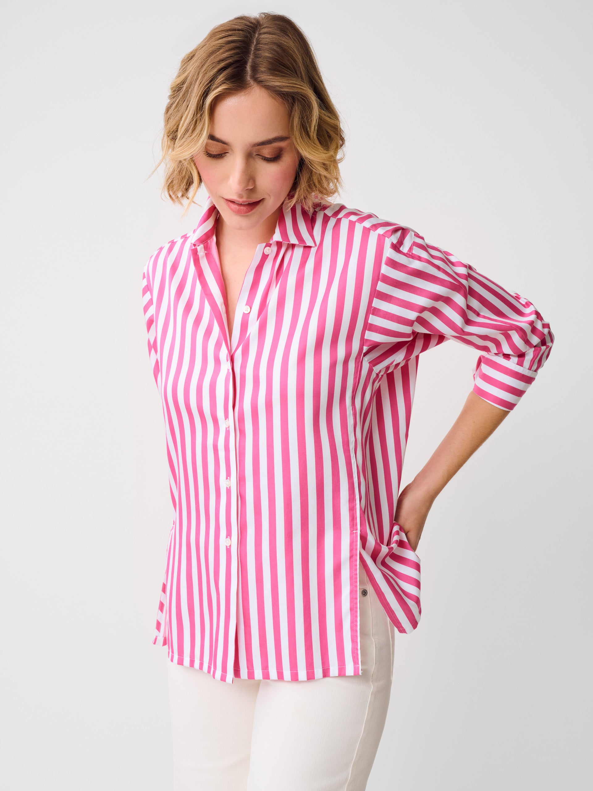 J.McLaughlin Alexis shirt in fuchsia/white made with cotton sateen.