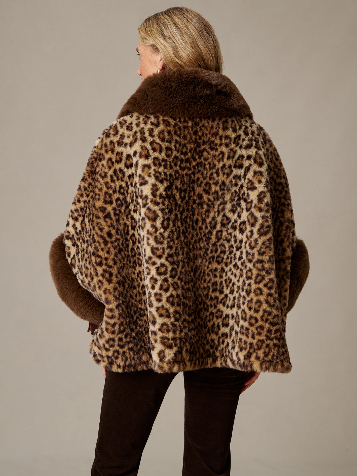 Andie Faux Fur Cape in Leopard