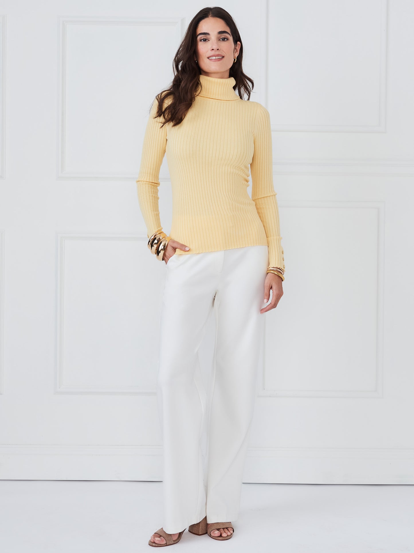 J.McLaughlin Arlette sweater in pale yellow made with cotton. 