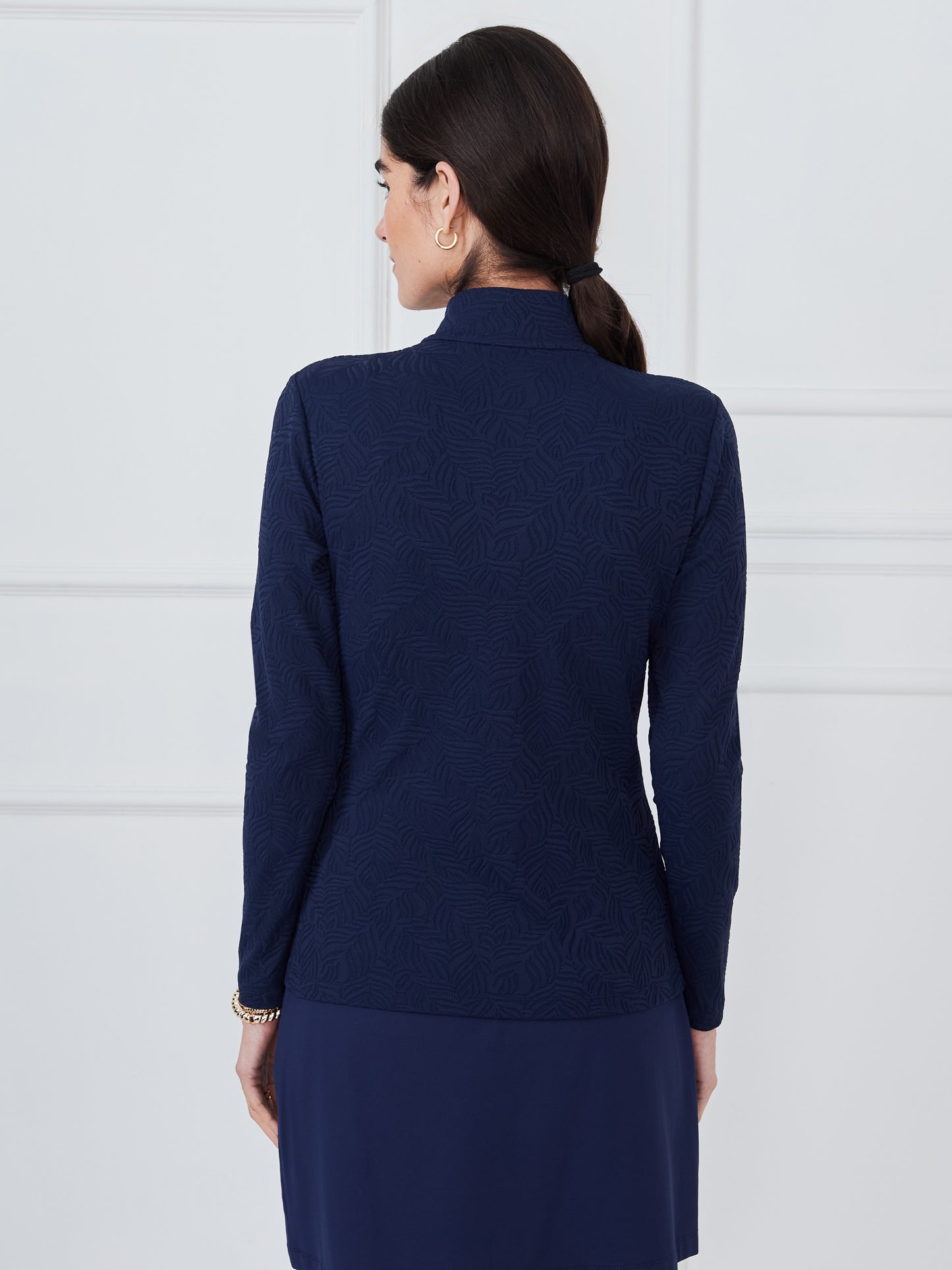 J.McLaughlin Bedford top in navy made with catalina cloth.