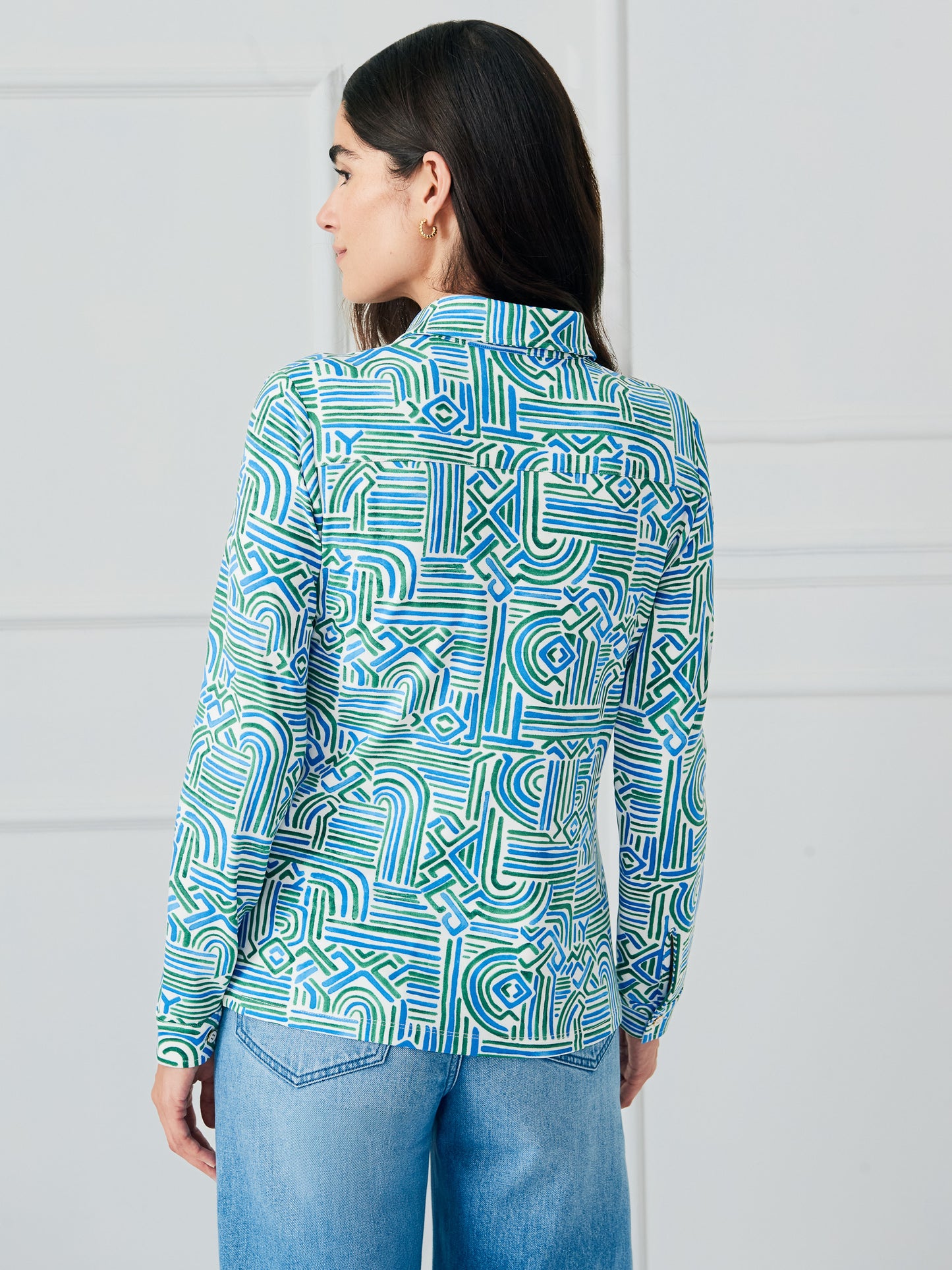 J.McLaughlin Betty shirt in off white/green/blue made with lyford jersey.