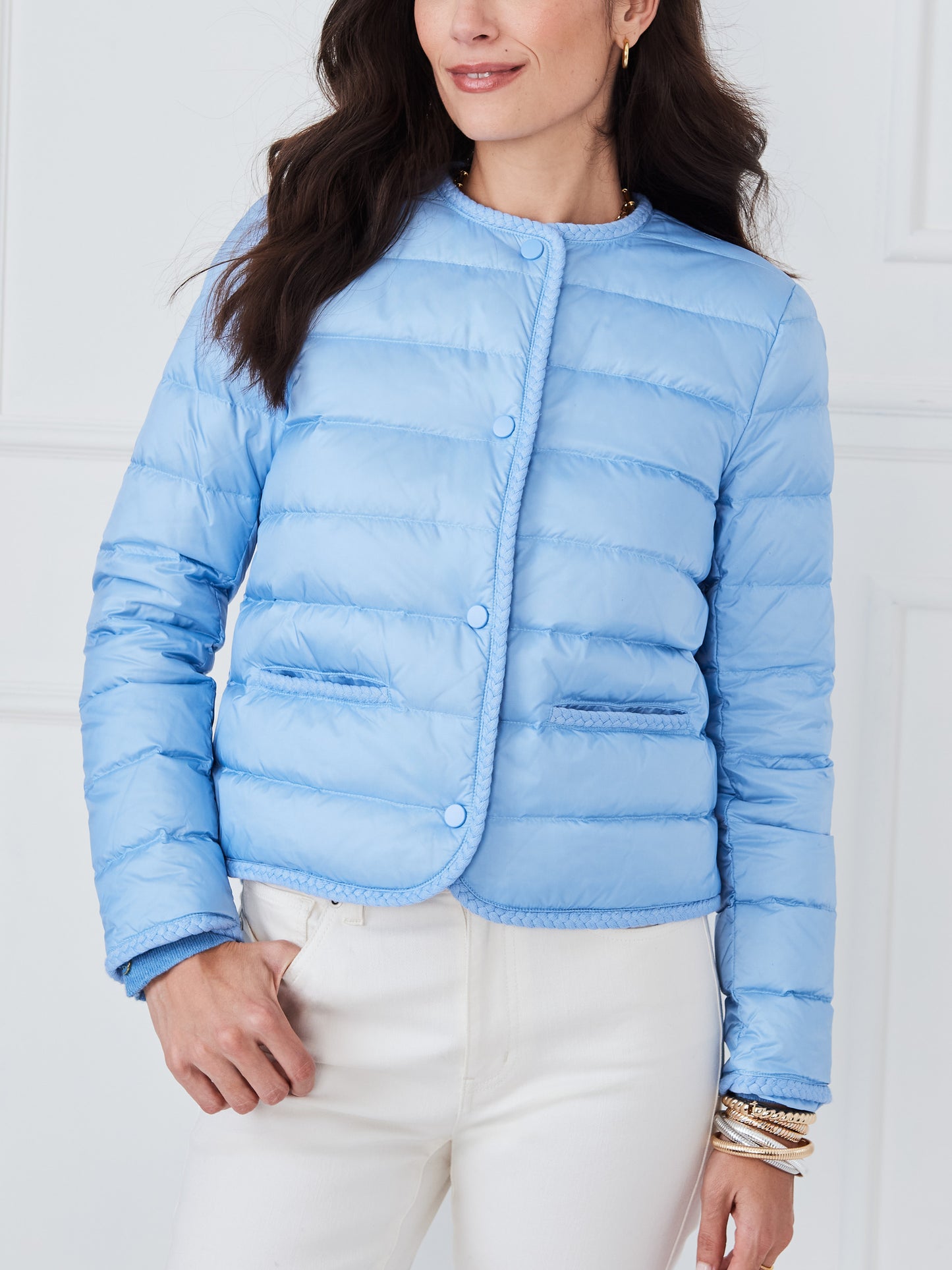 J.McLaughlin Brady puffer in blue air made with nylon.
