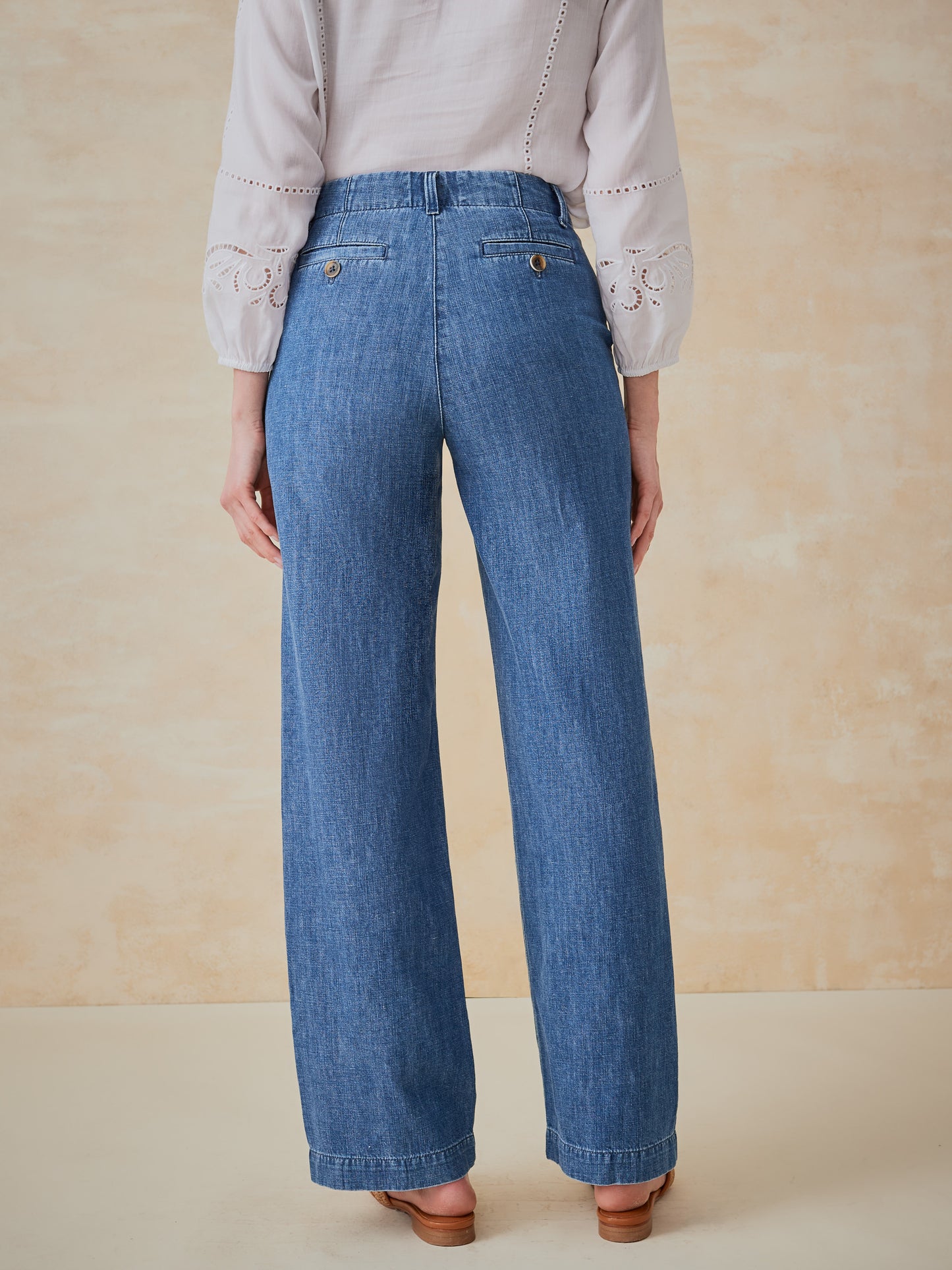 J.McLaughlin Brio Jeans in denim blue made with linen/cotton. 
