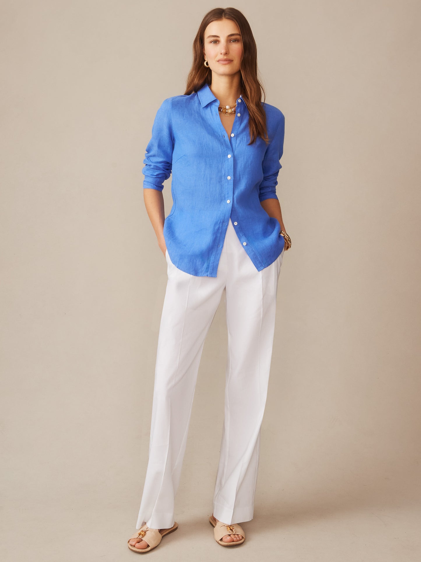 J.Mclaughlin Britt shirt in french blue made with linen. 