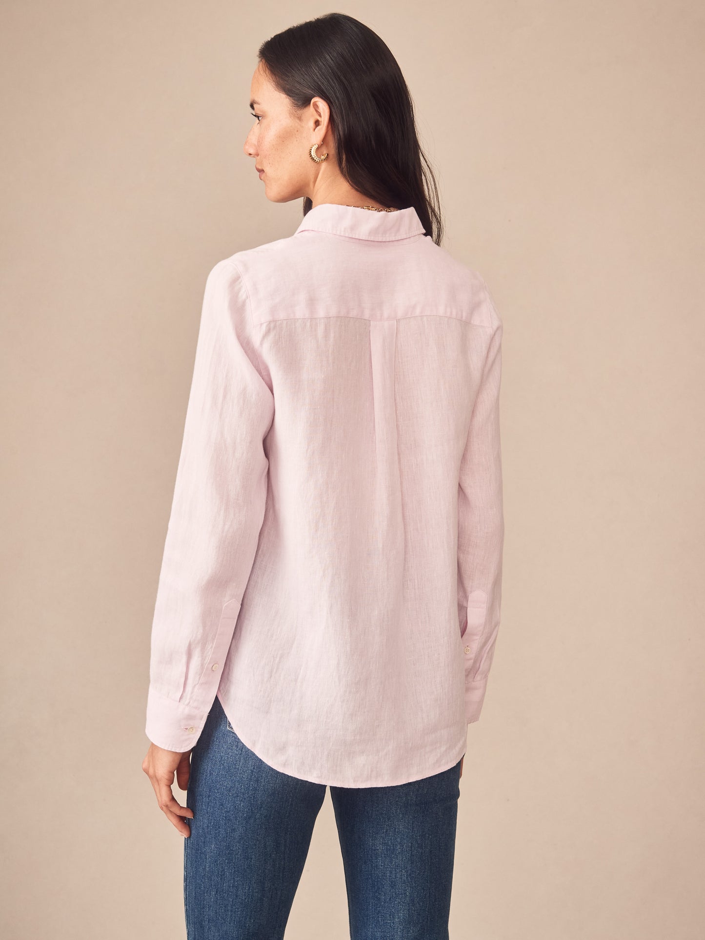 J.McLaughlin Britt shirt in light pink made with linen.