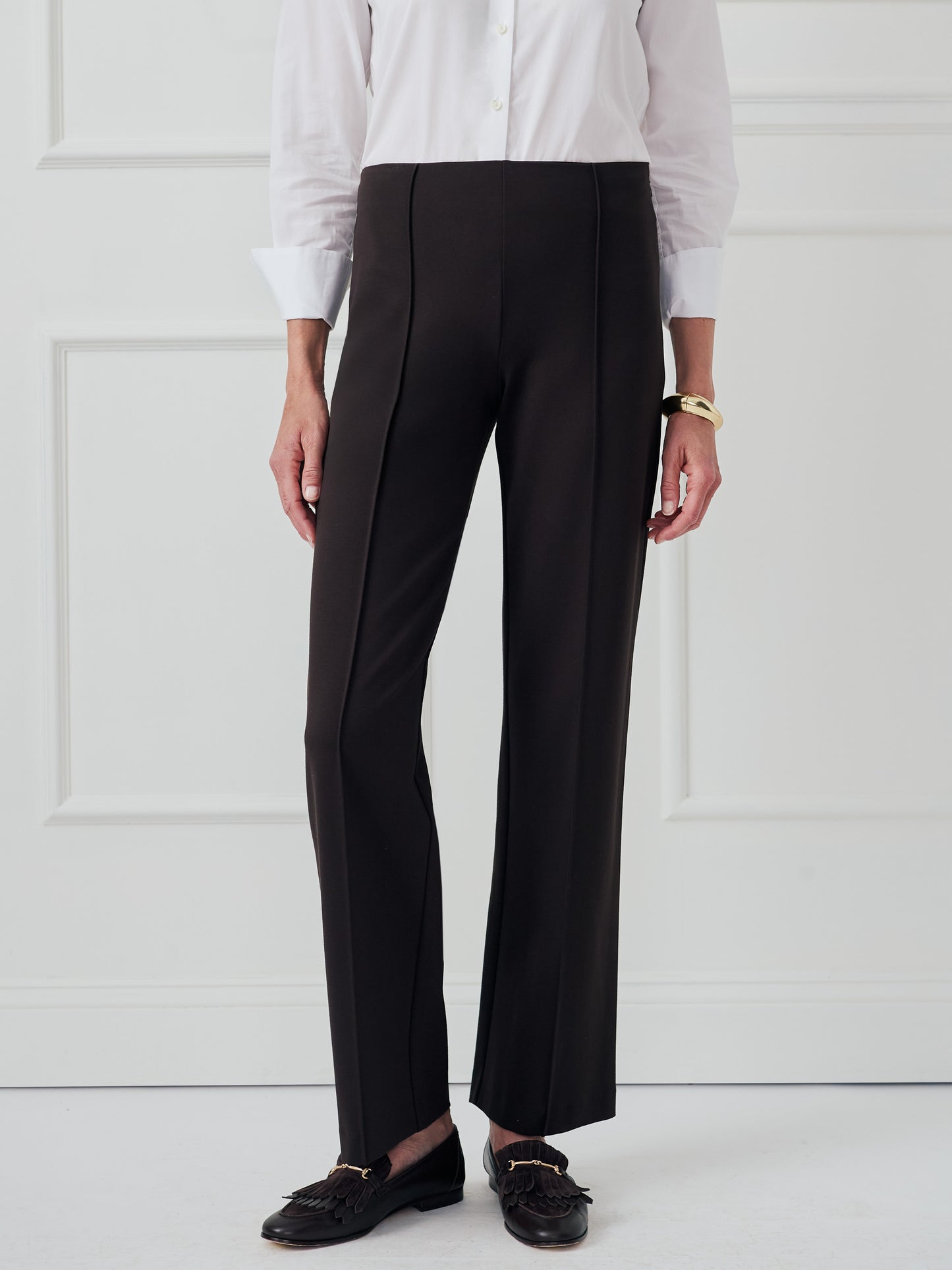 J.McLaughlin Calder pants in dark brown made with bainbridge cloth. 