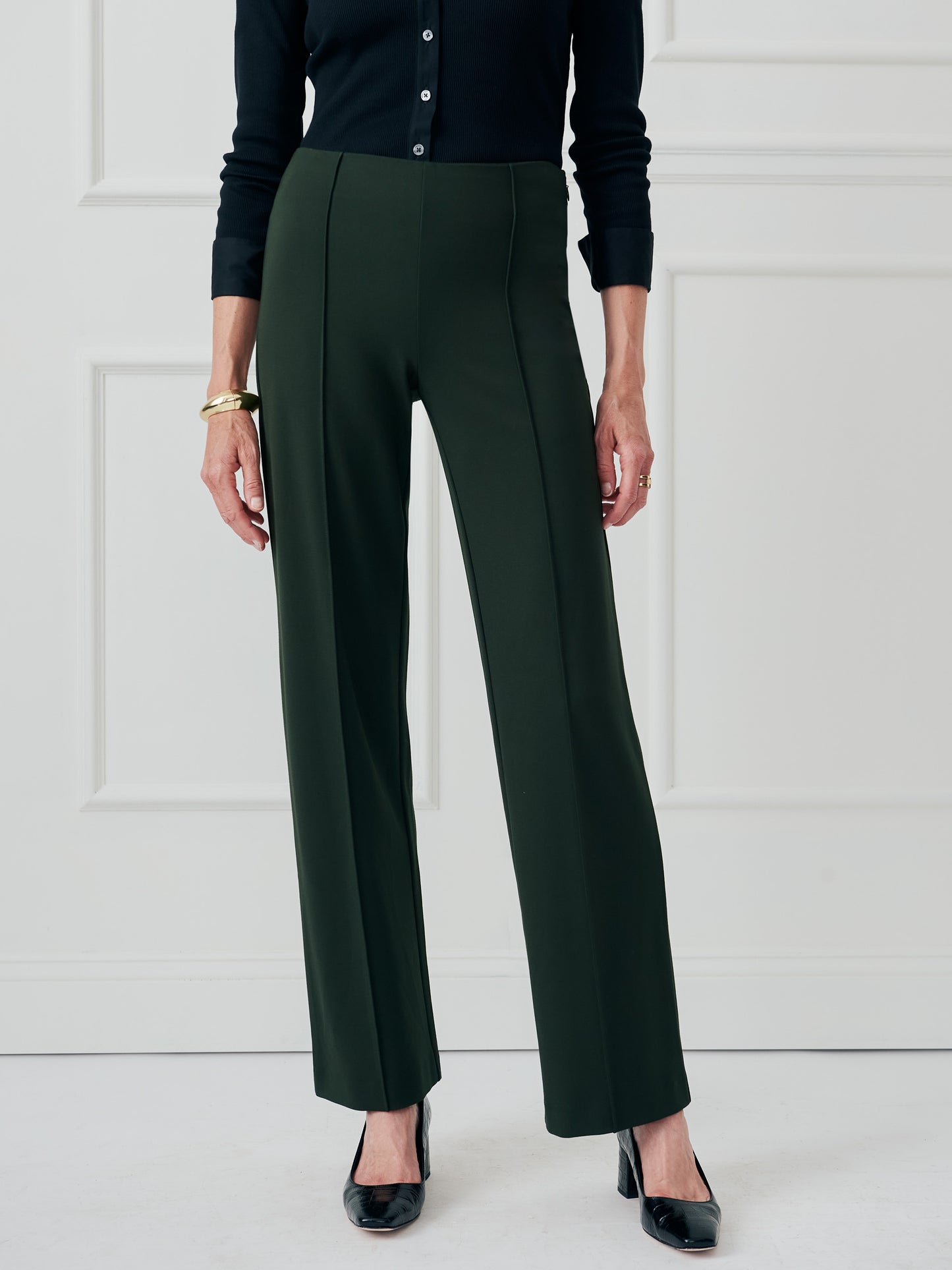 J.McLaughlin Calder pants in dark olive made with bainbridge cloth. 